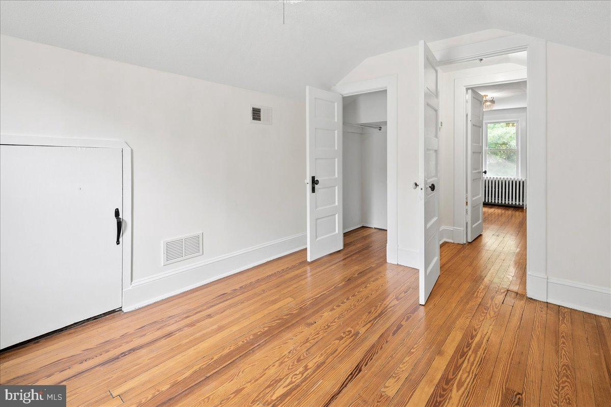 COLLEGE PARK - Residential