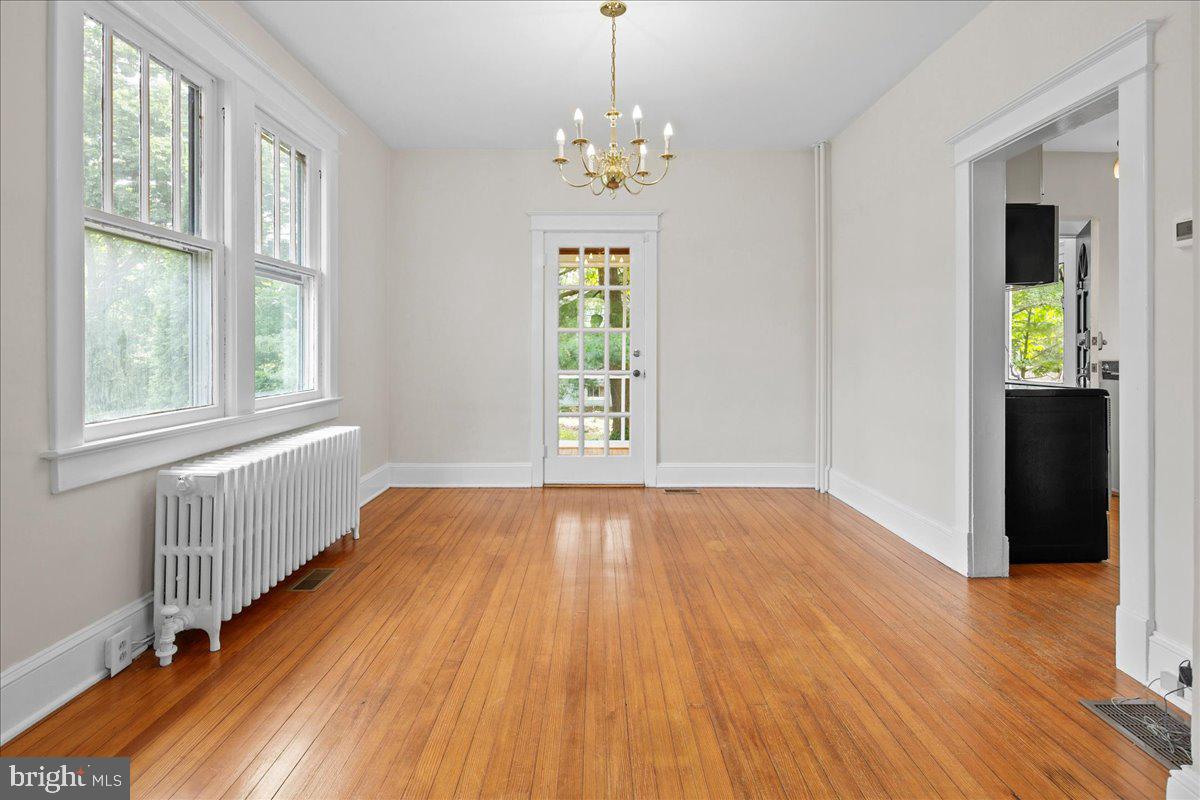 COLLEGE PARK - Residential