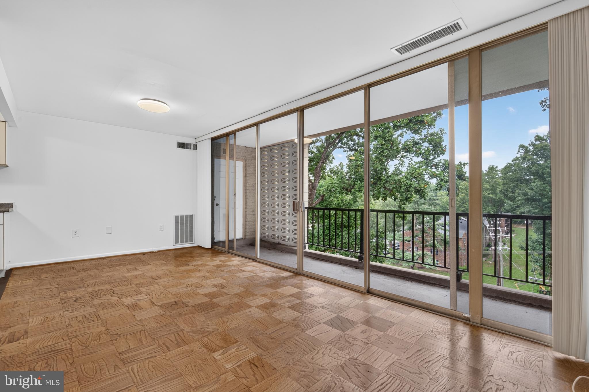 IVYMOUNT COURT - Residential