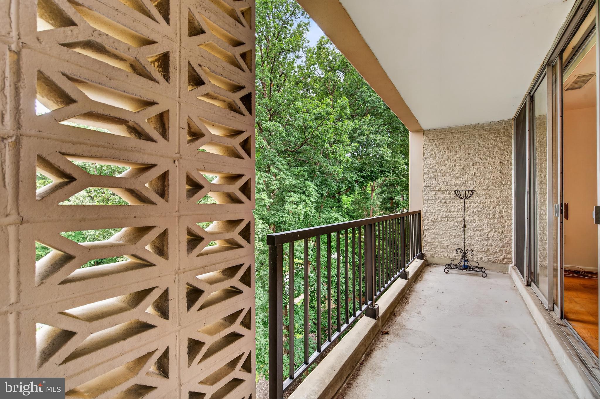 IVYMOUNT COURT - Residential