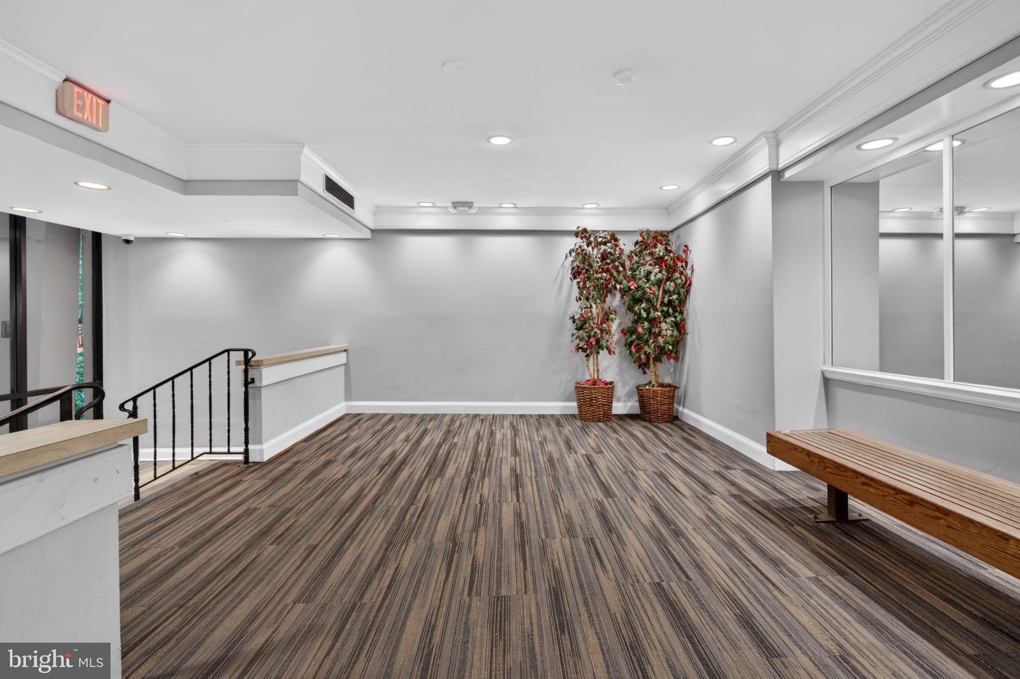 IVYMOUNT COURT - Residential