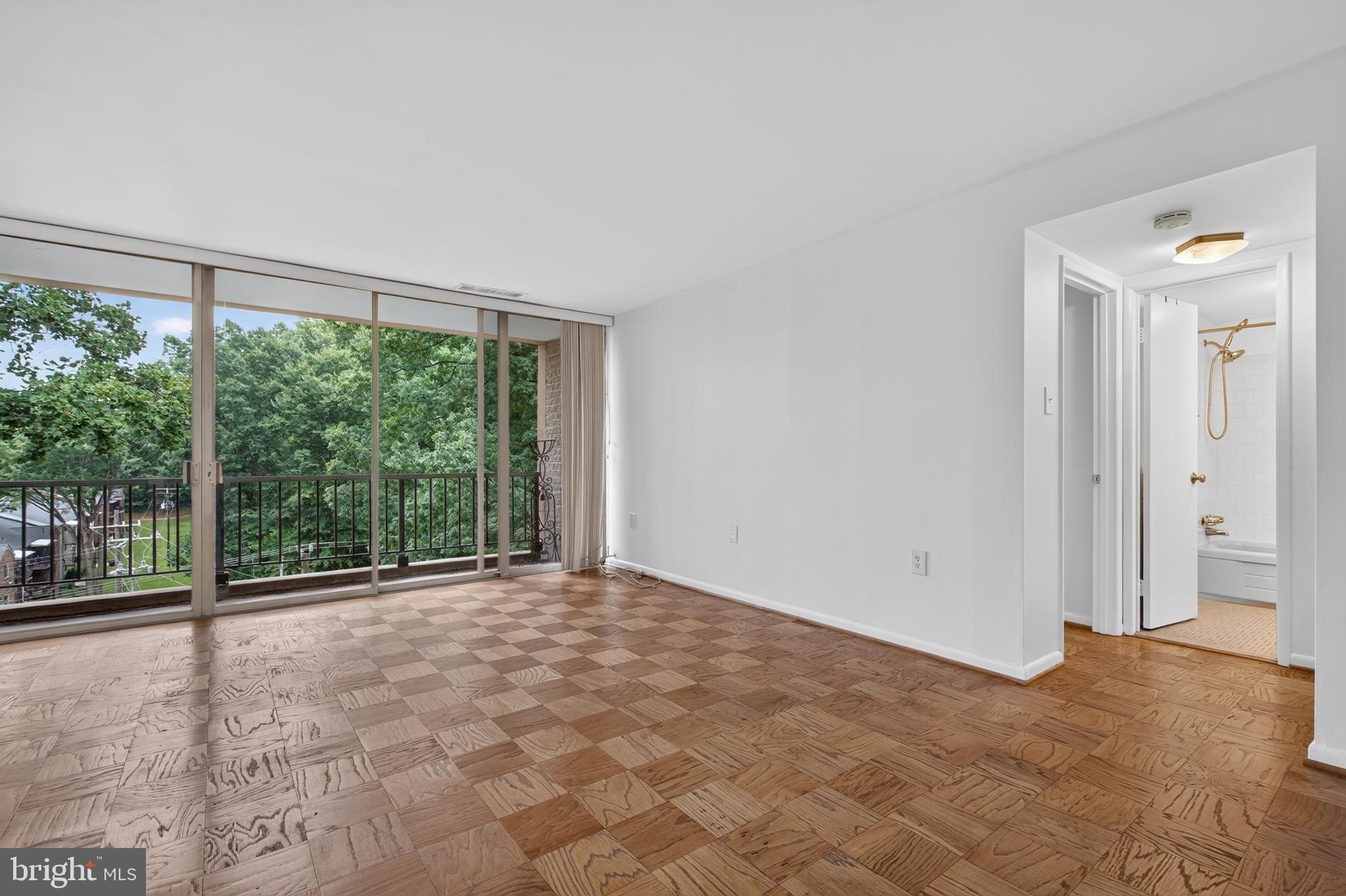 IVYMOUNT COURT - Residential