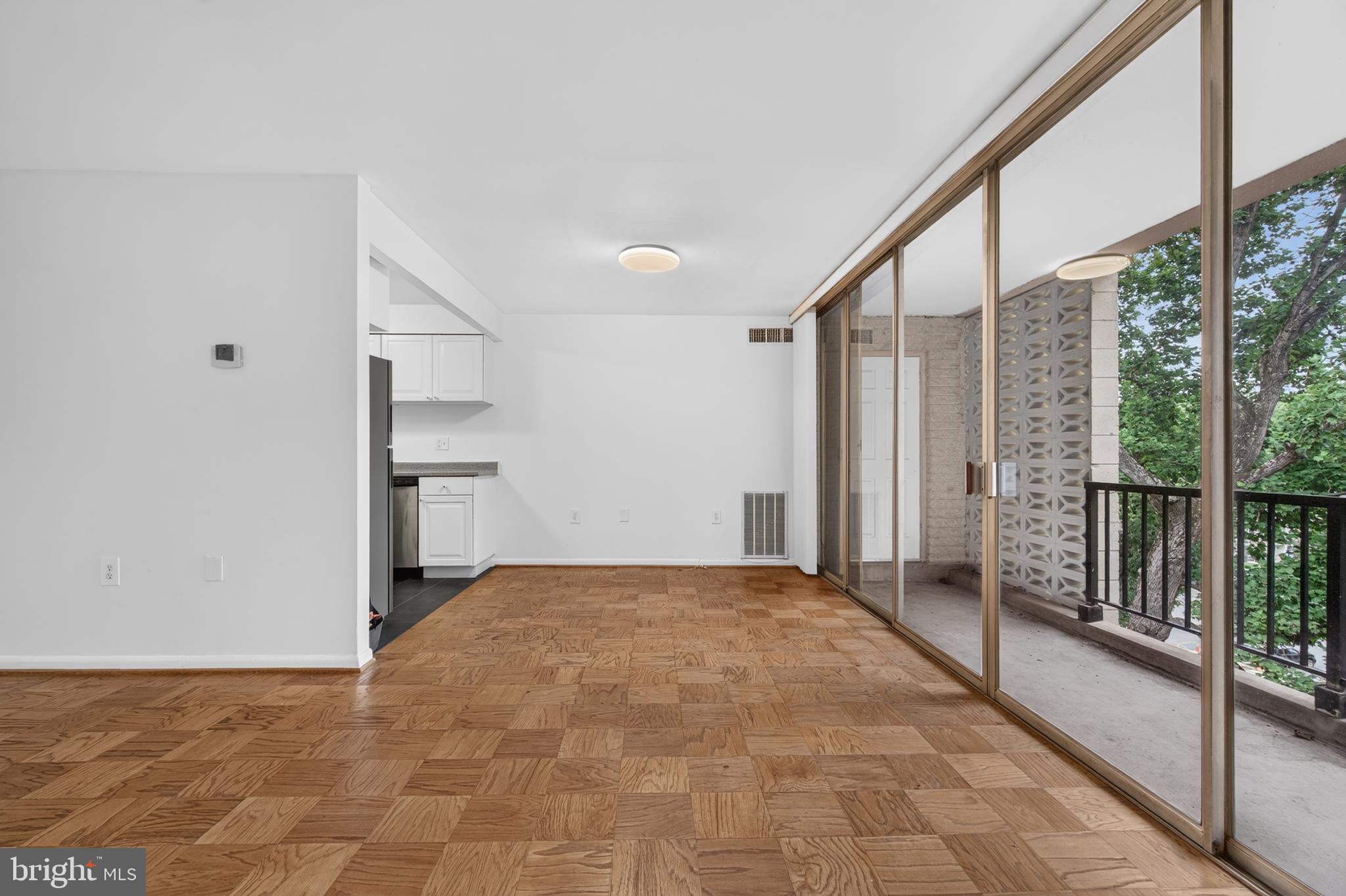 IVYMOUNT COURT - Residential