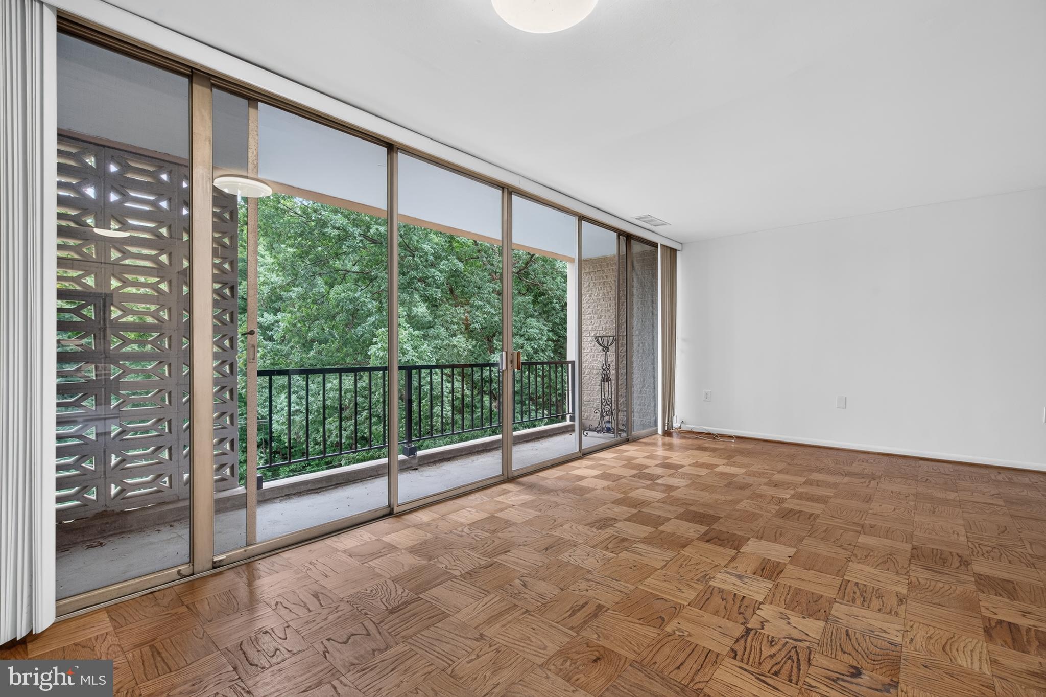IVYMOUNT COURT - Residential