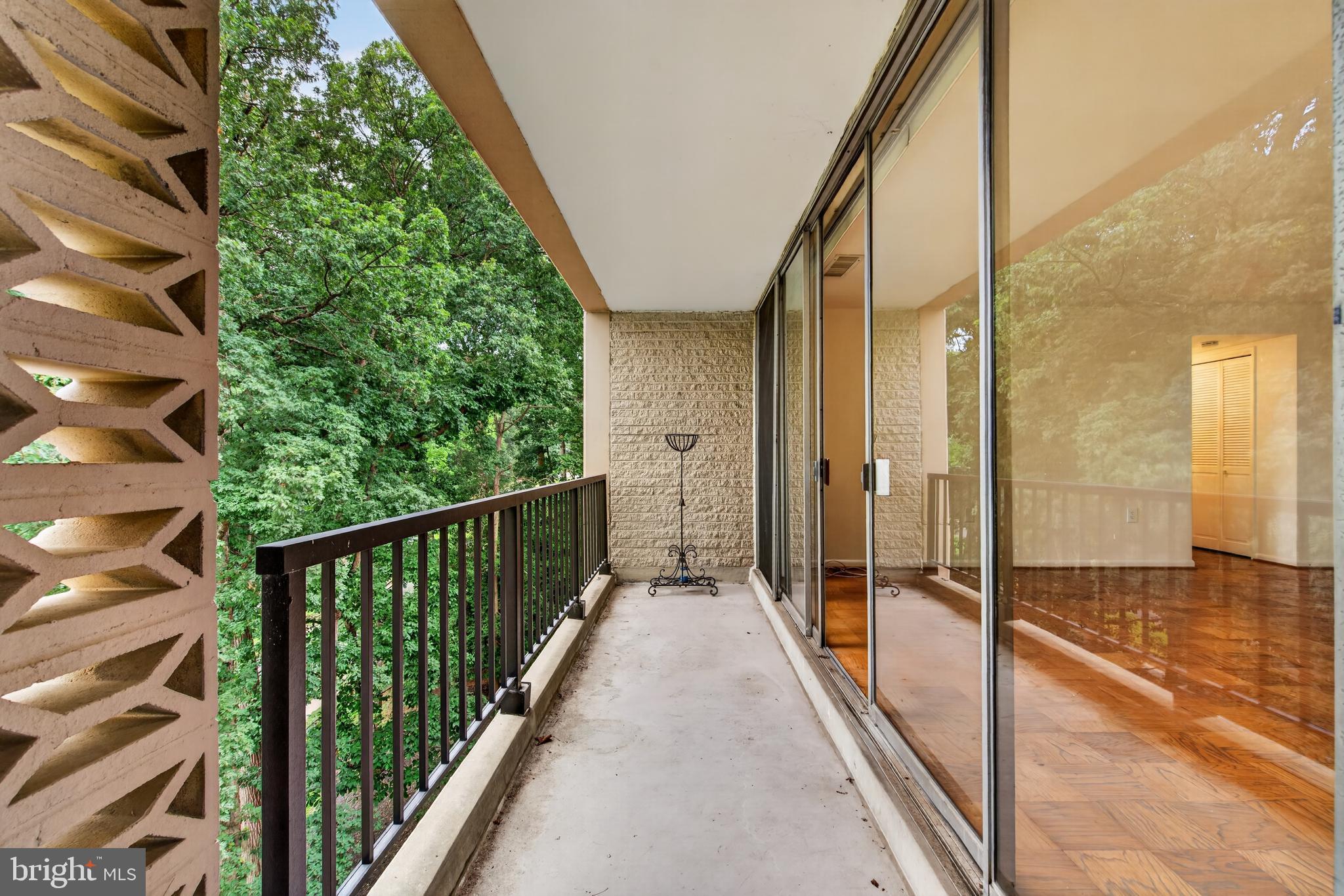 IVYMOUNT COURT - Residential