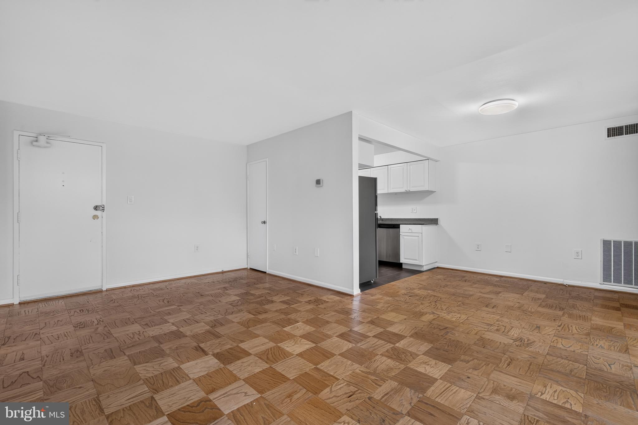 IVYMOUNT COURT - Residential