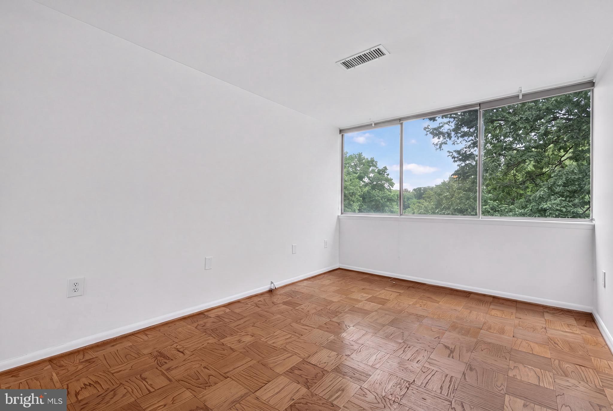 IVYMOUNT COURT - Residential