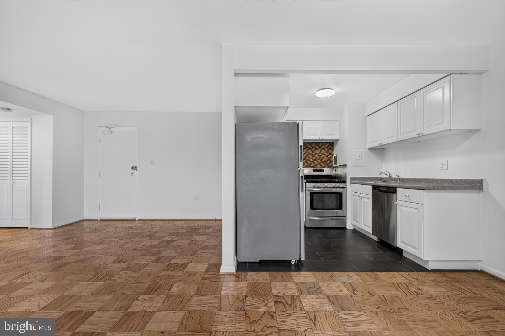IVYMOUNT COURT - Residential