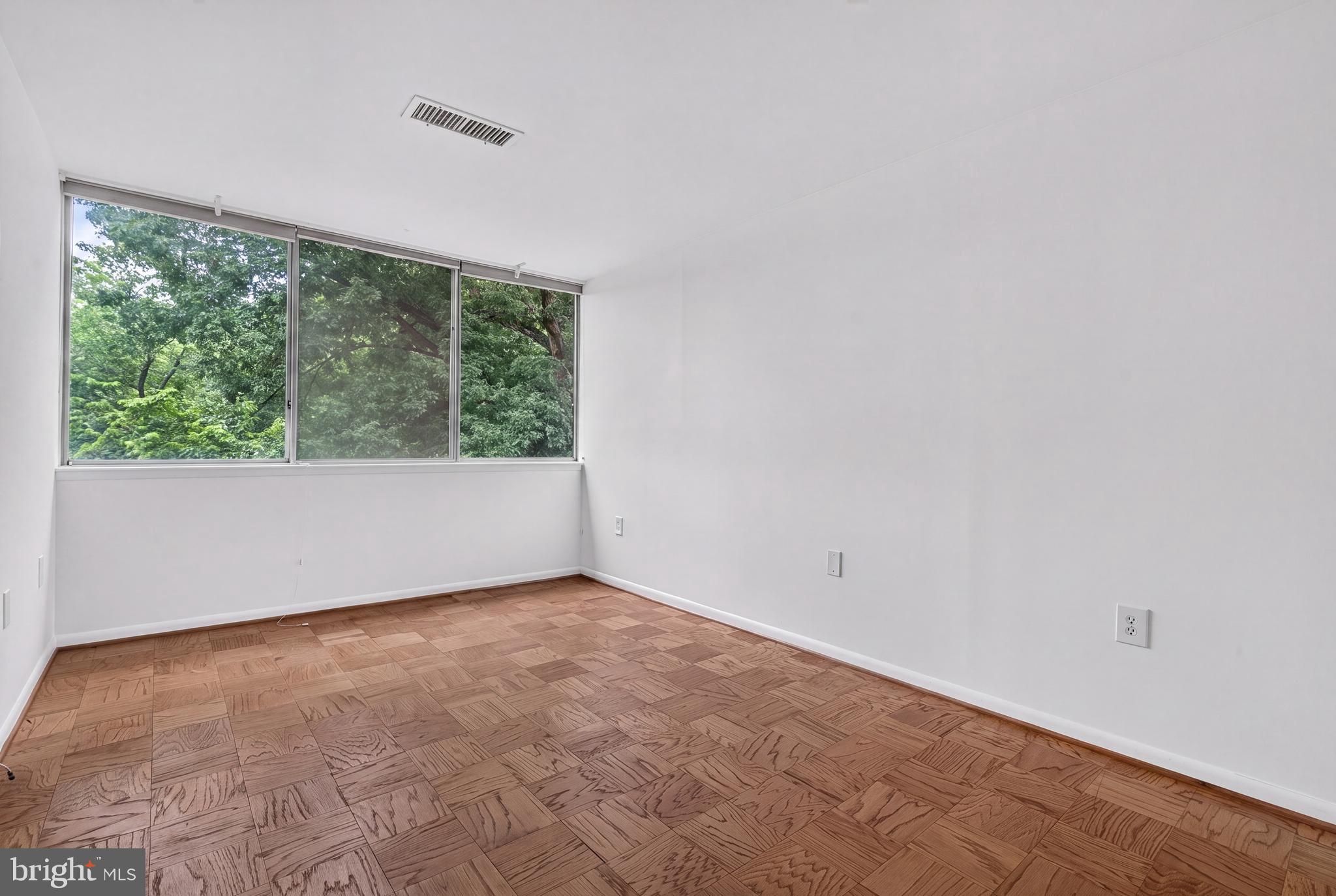 IVYMOUNT COURT - Residential