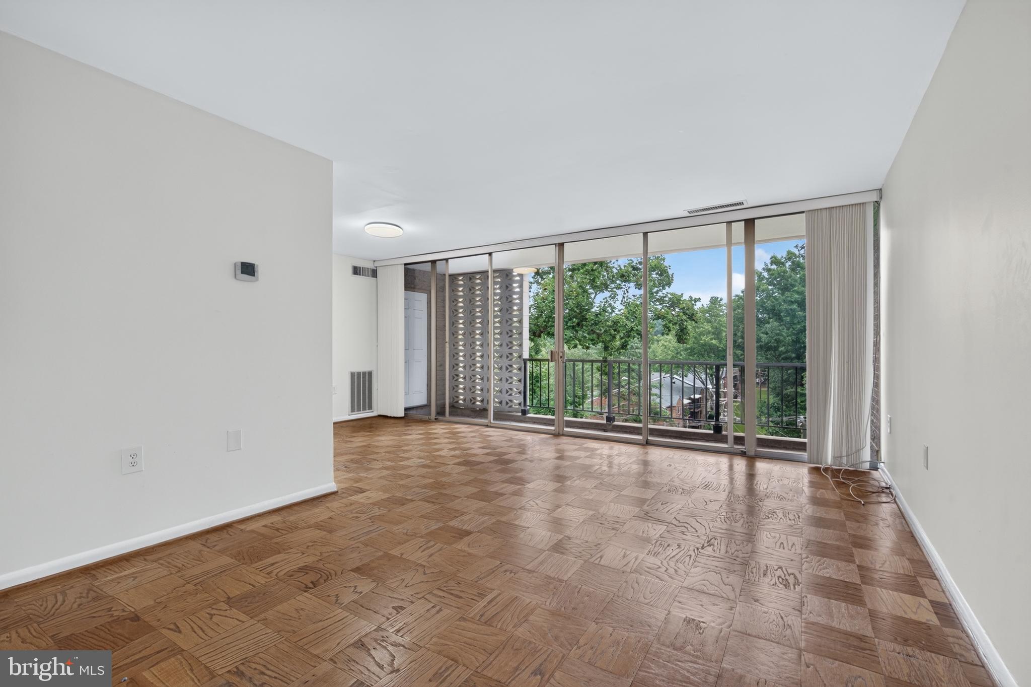 IVYMOUNT COURT - Residential