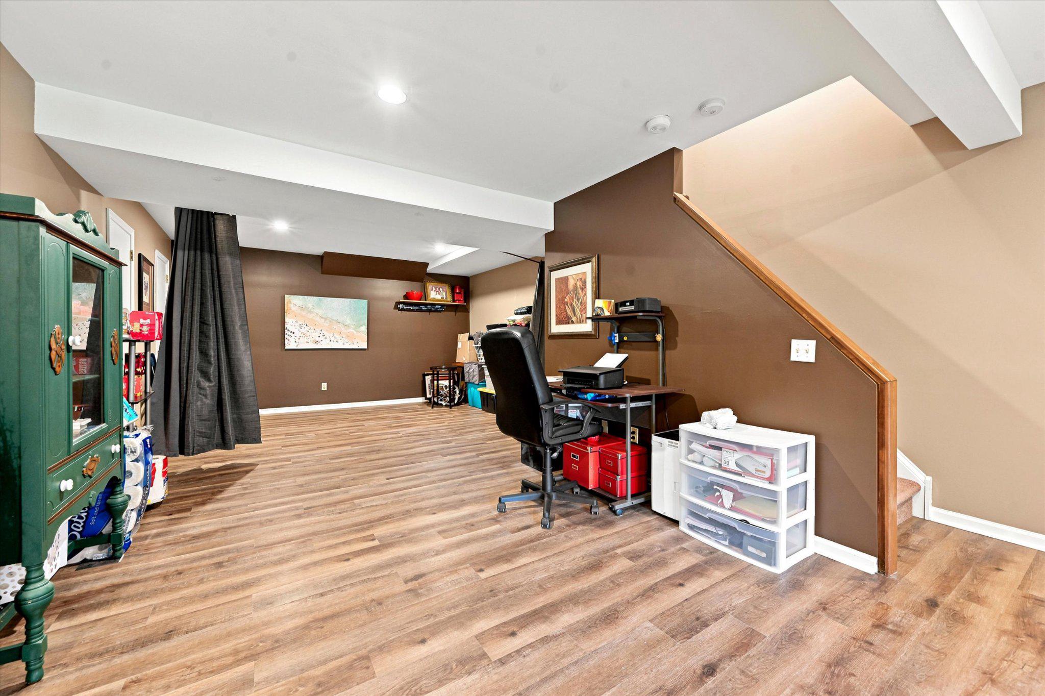 PENNELL PL - Residential