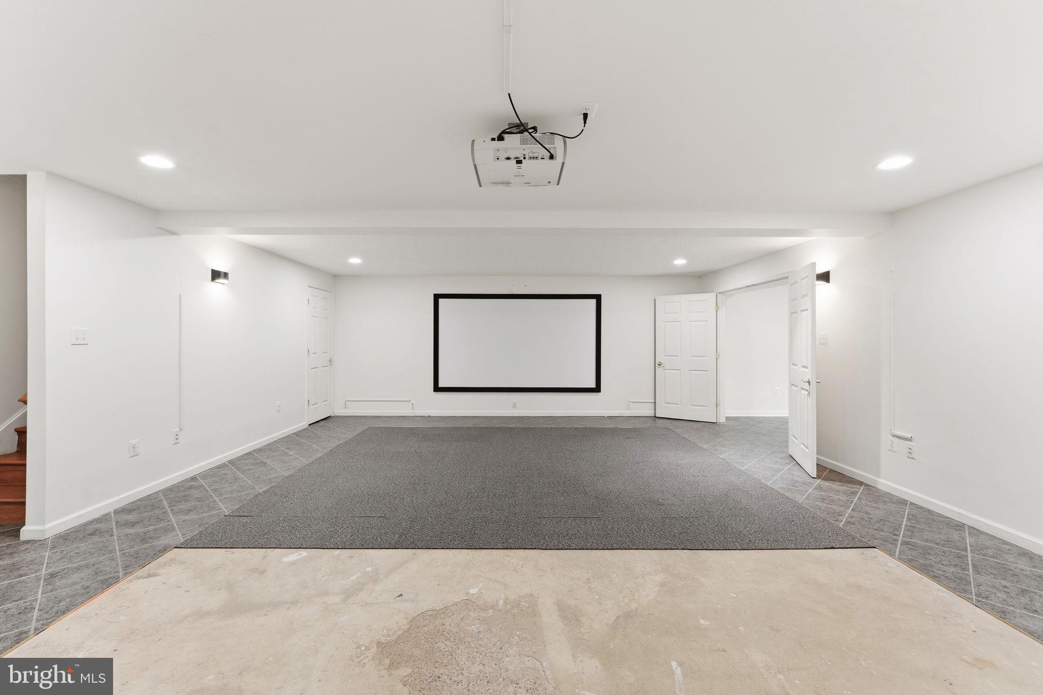 LAWNVALE ESTATES - Residential
