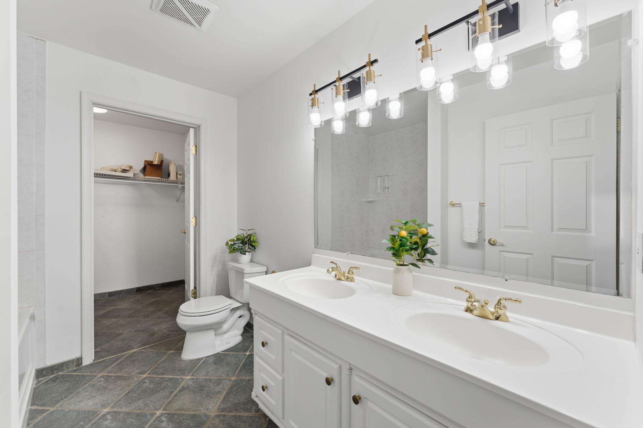 LAWNVALE ESTATES - Residential