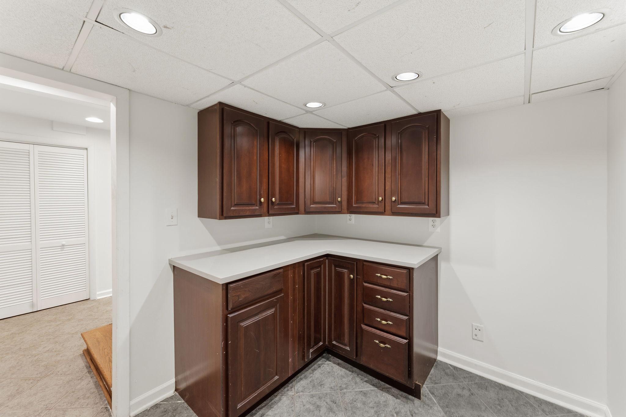 LAWNVALE ESTATES - Residential