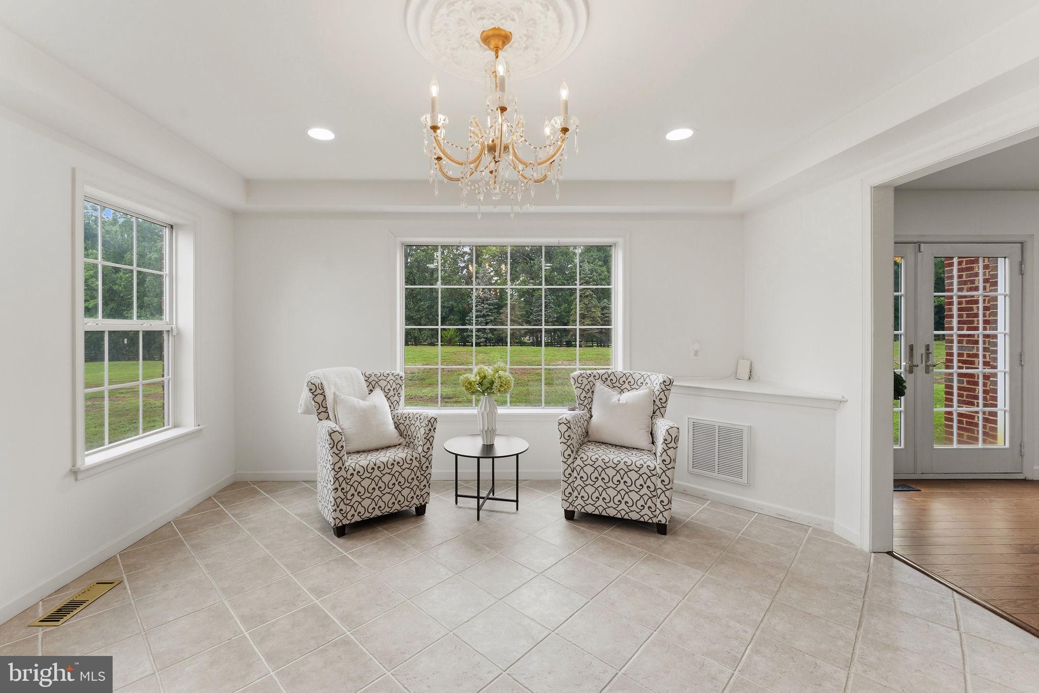 LAWNVALE ESTATES - Residential