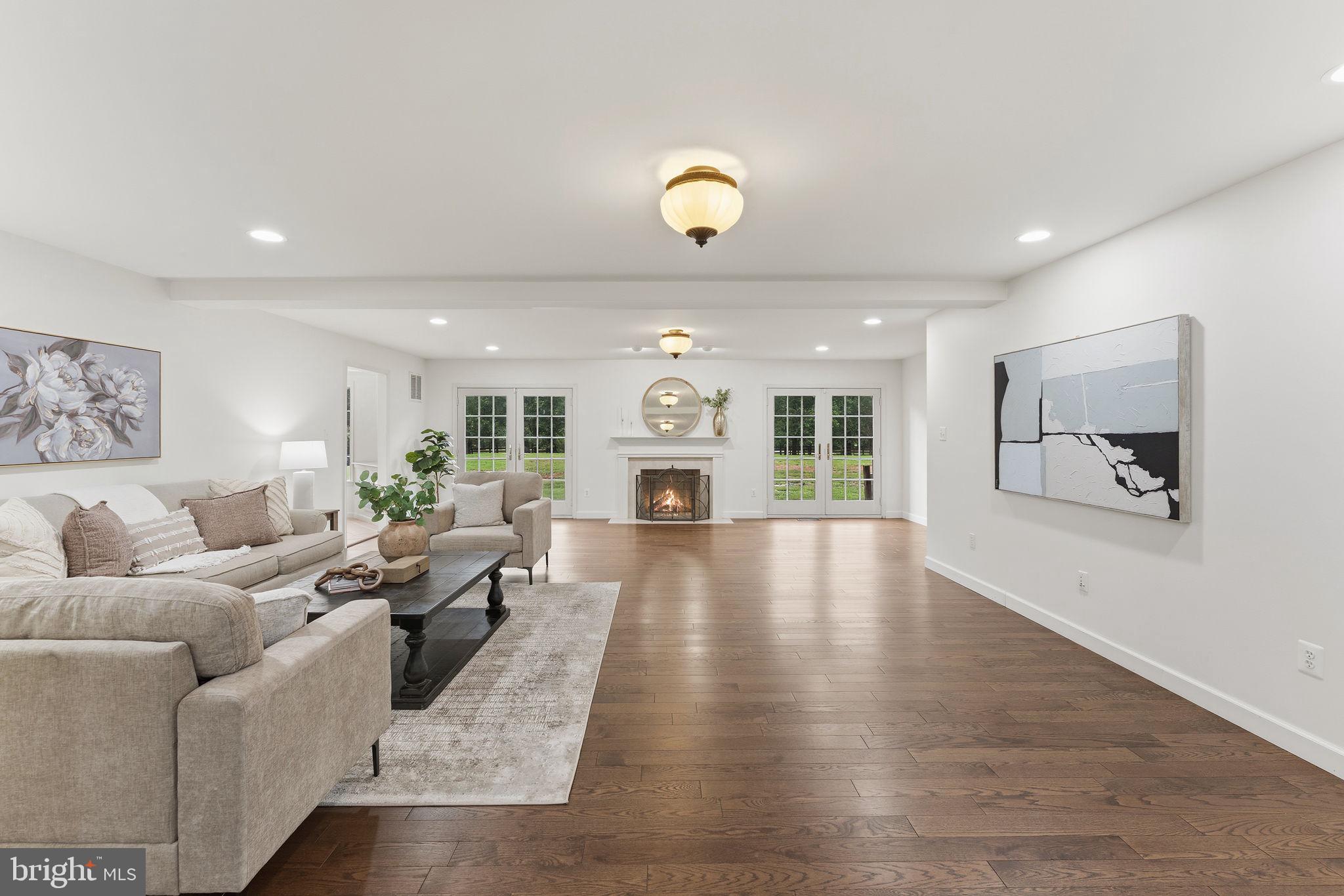 LAWNVALE ESTATES - Residential