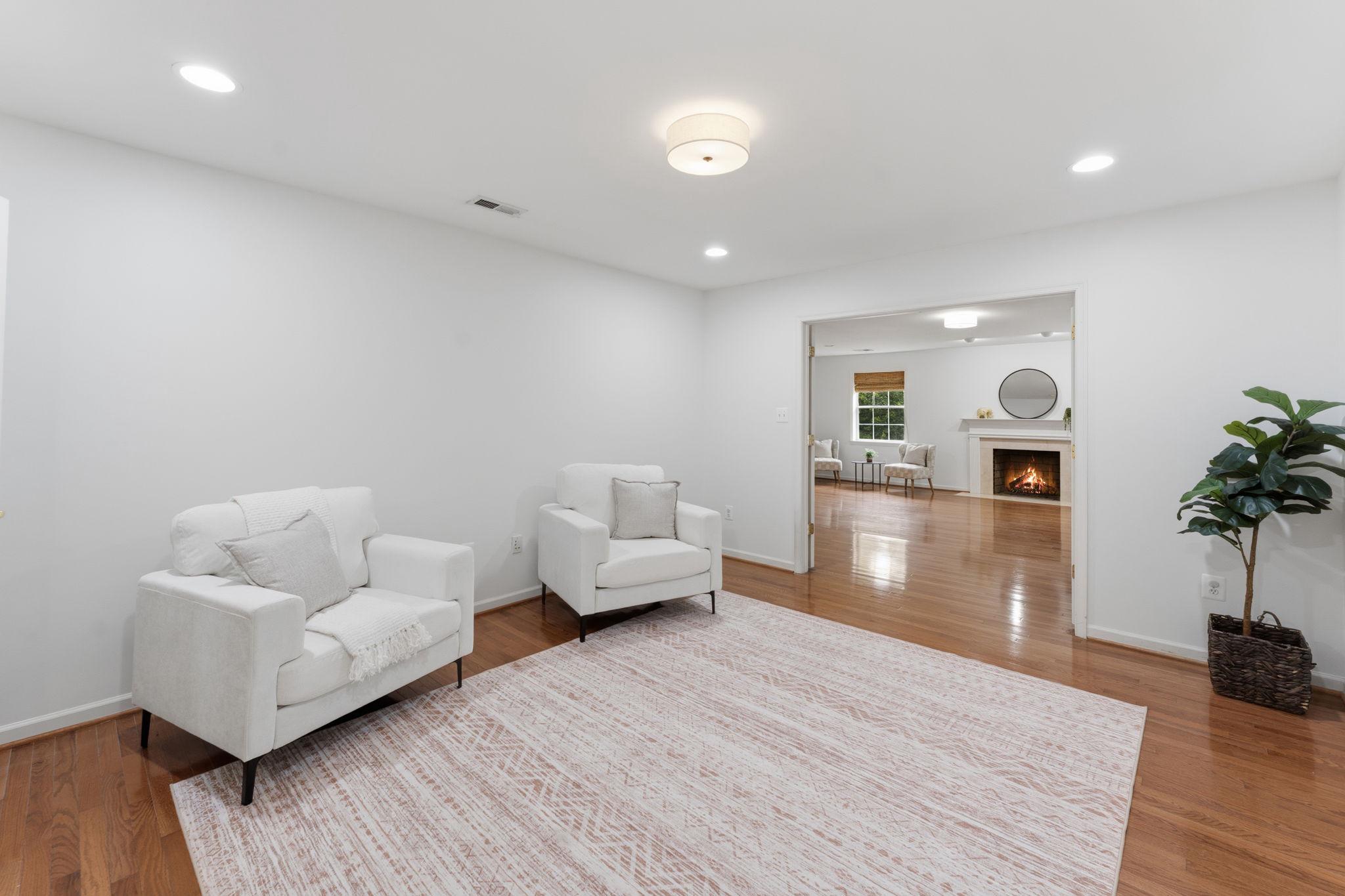 LAWNVALE ESTATES - Residential