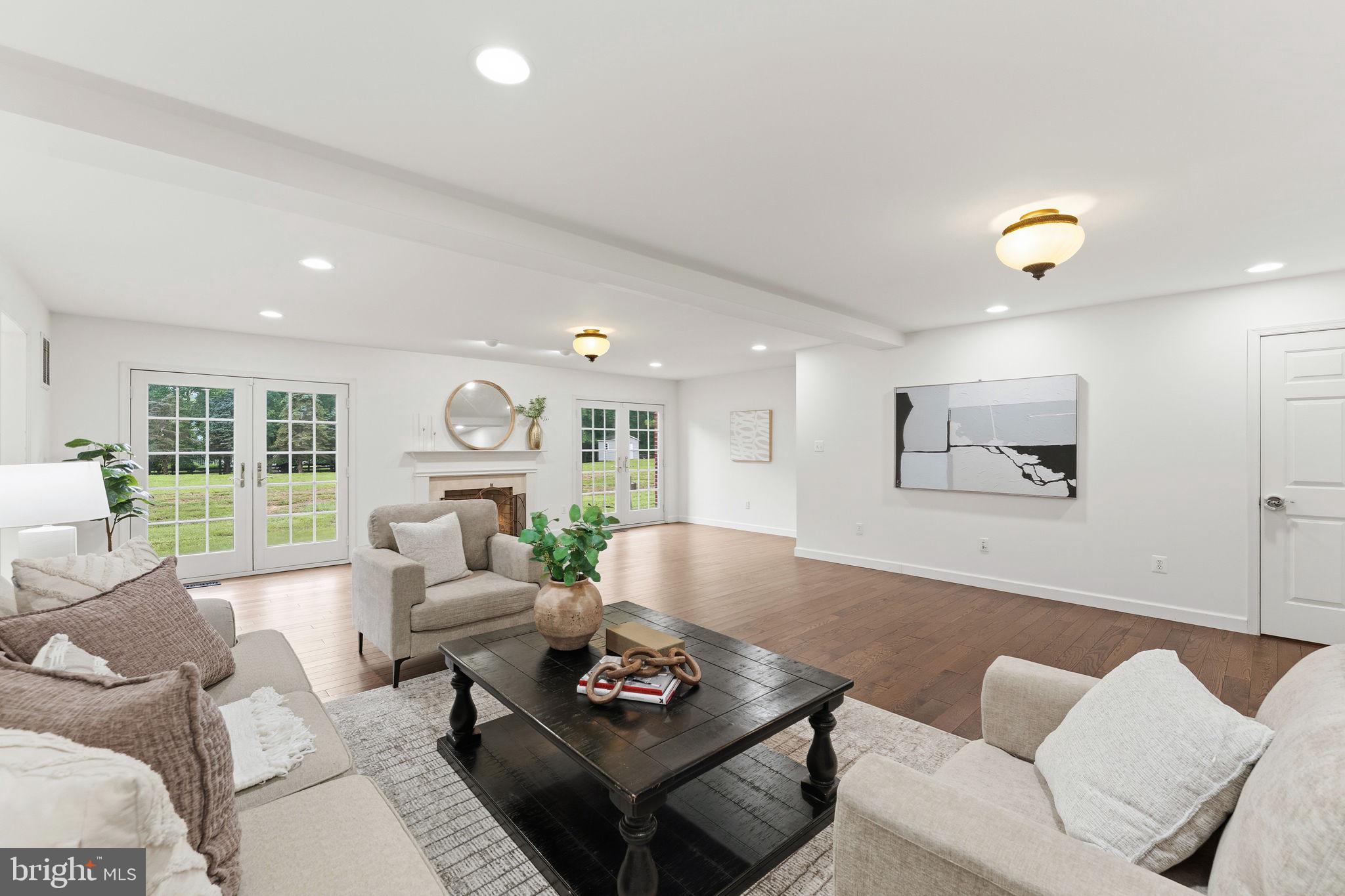 LAWNVALE ESTATES - Residential