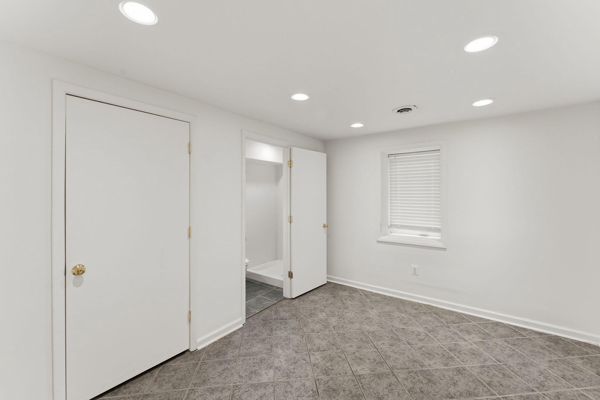 LAWNVALE ESTATES - Residential