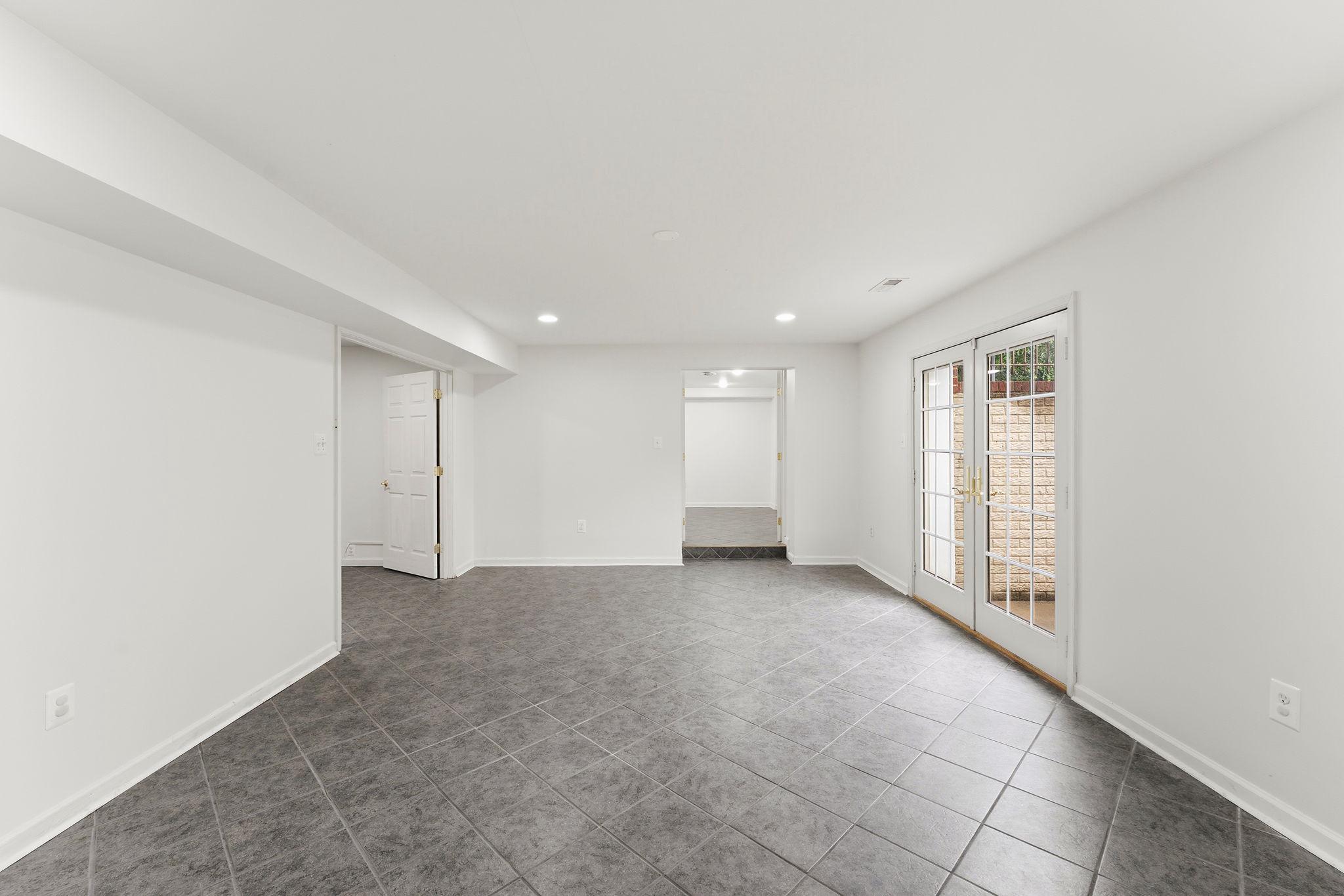 LAWNVALE ESTATES - Residential