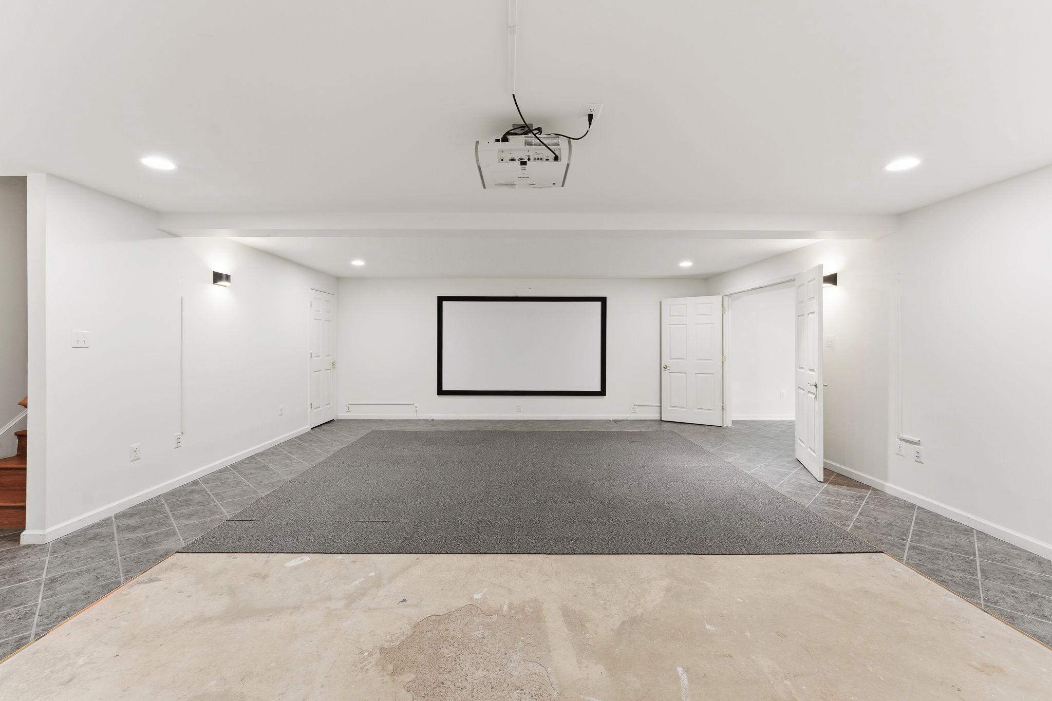 LAWNVALE ESTATES - Residential