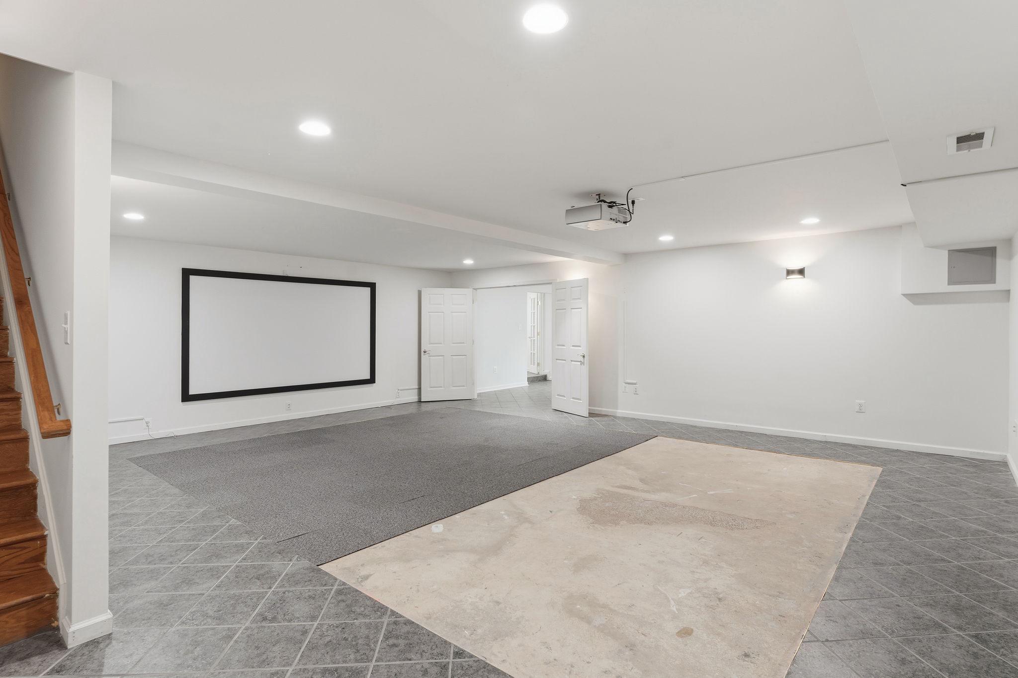 LAWNVALE ESTATES - Residential