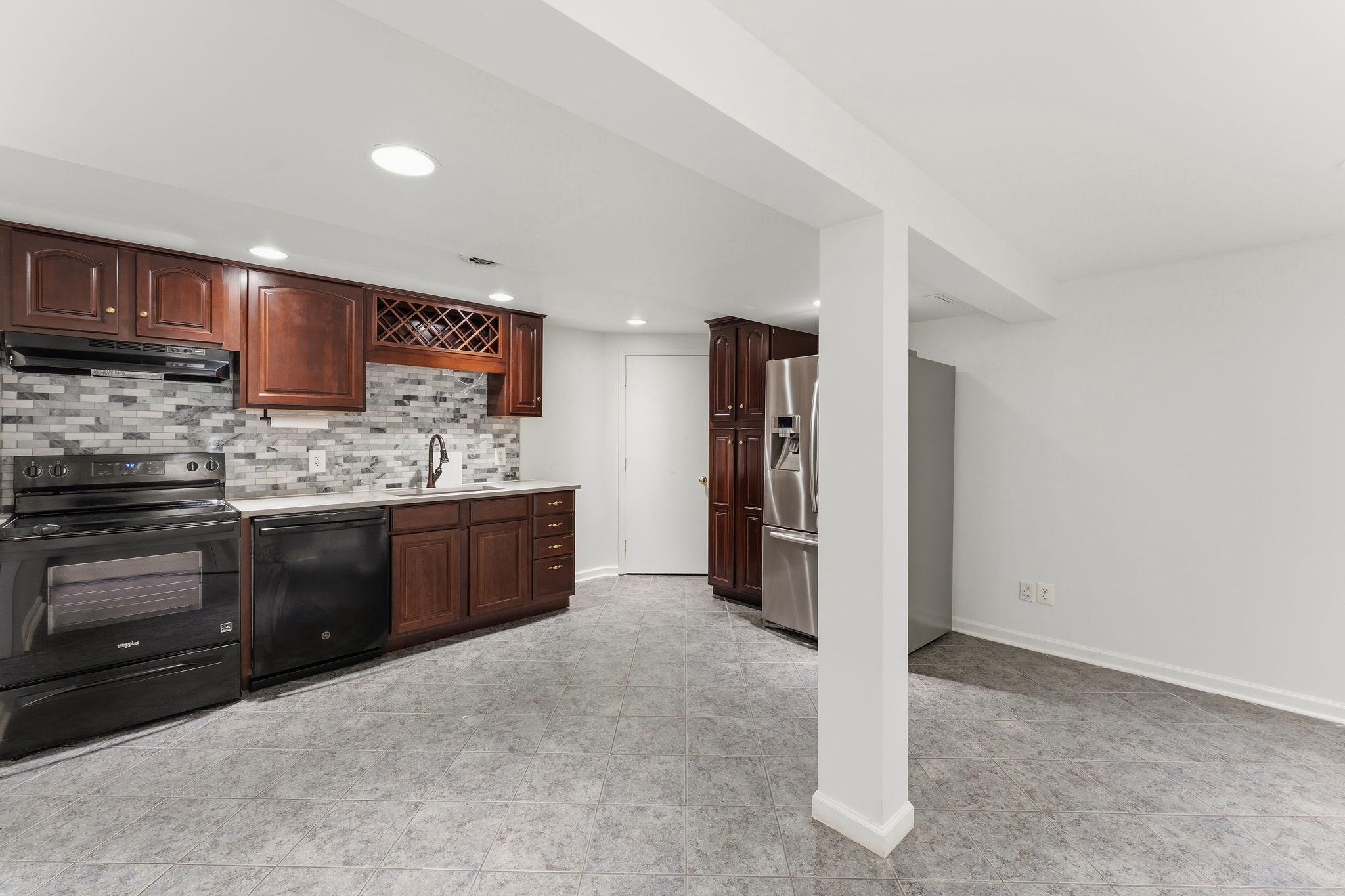 LAWNVALE ESTATES - Residential