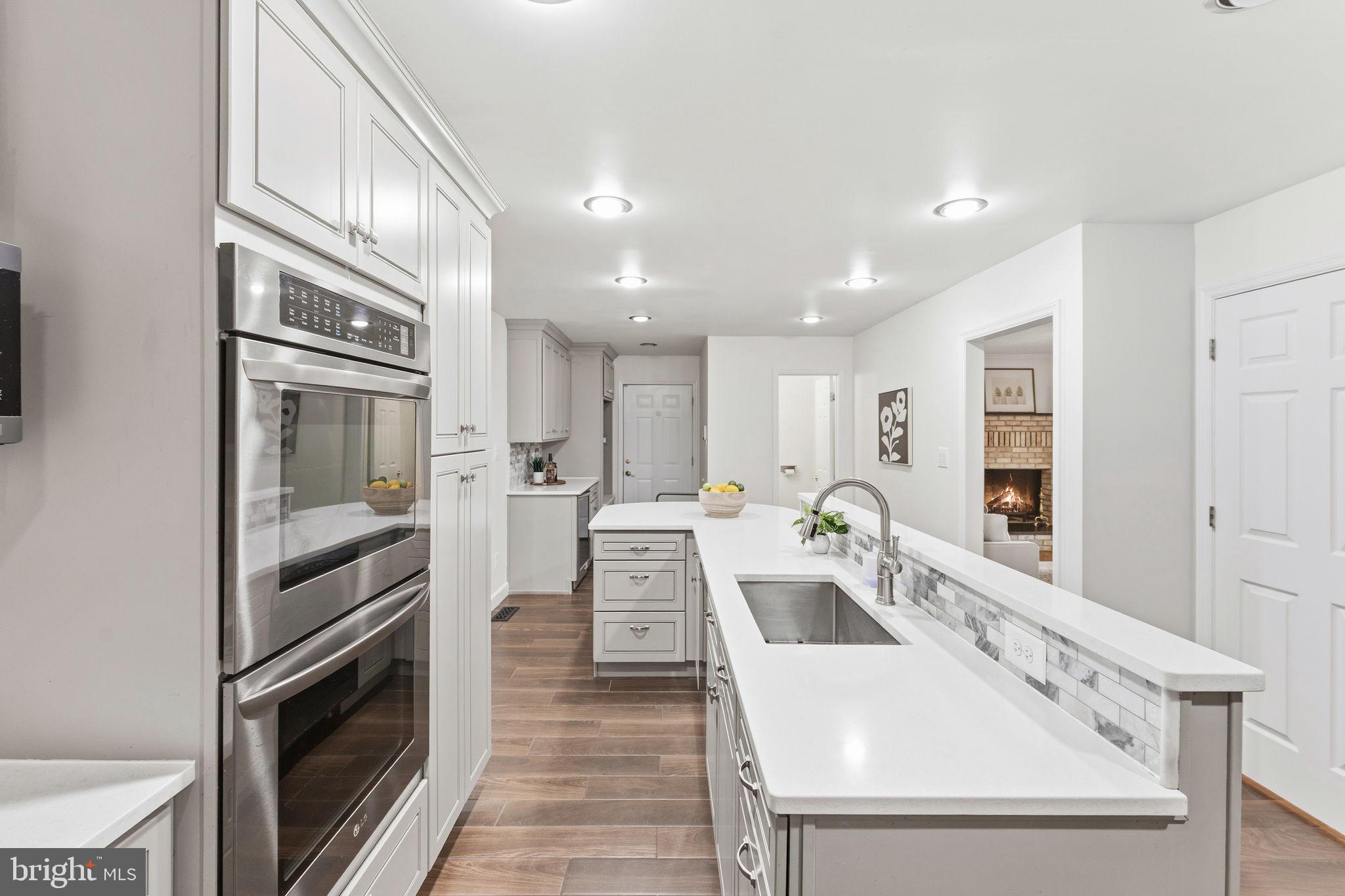 LAWNVALE ESTATES - Residential