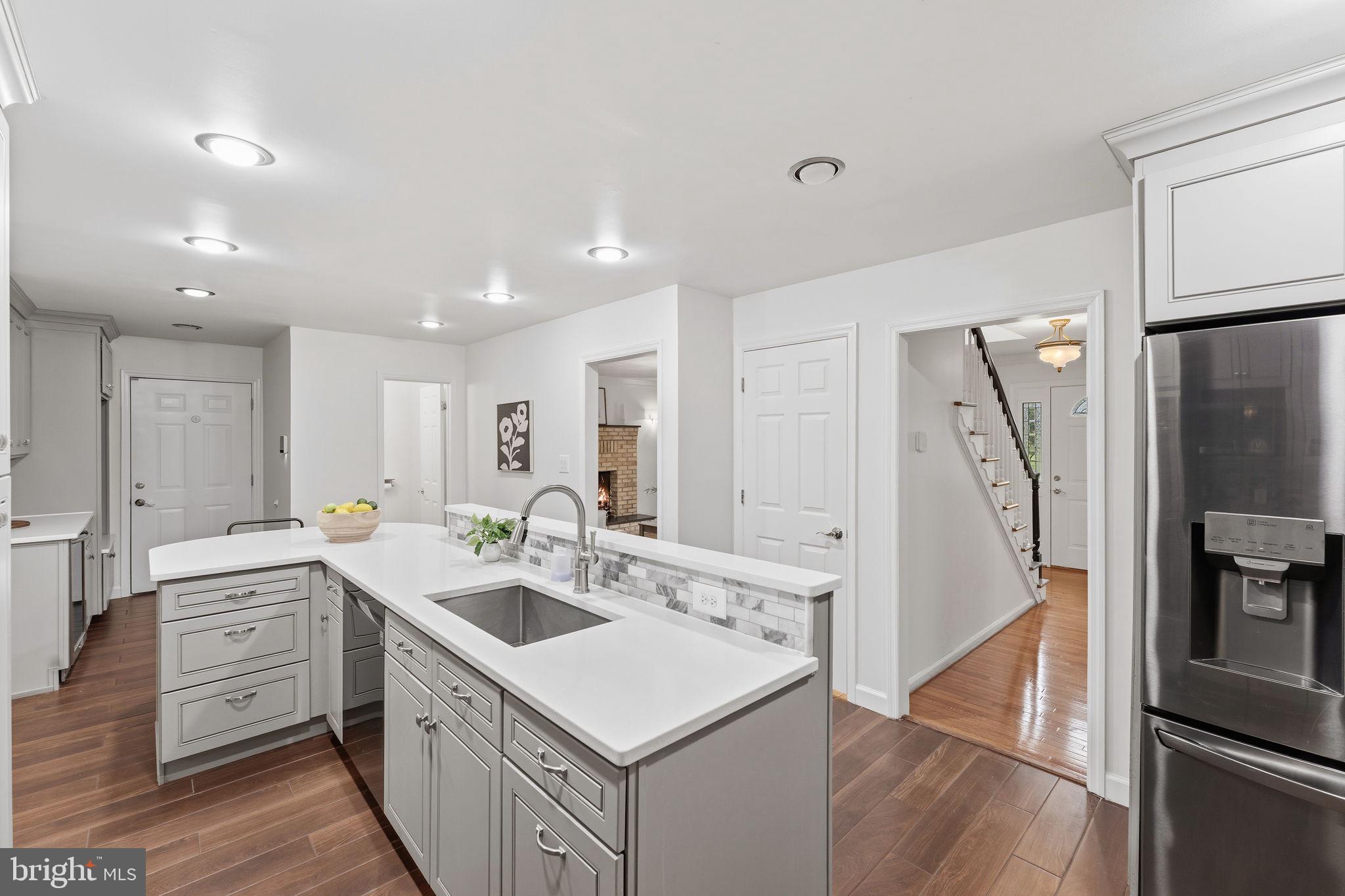LAWNVALE ESTATES - Residential