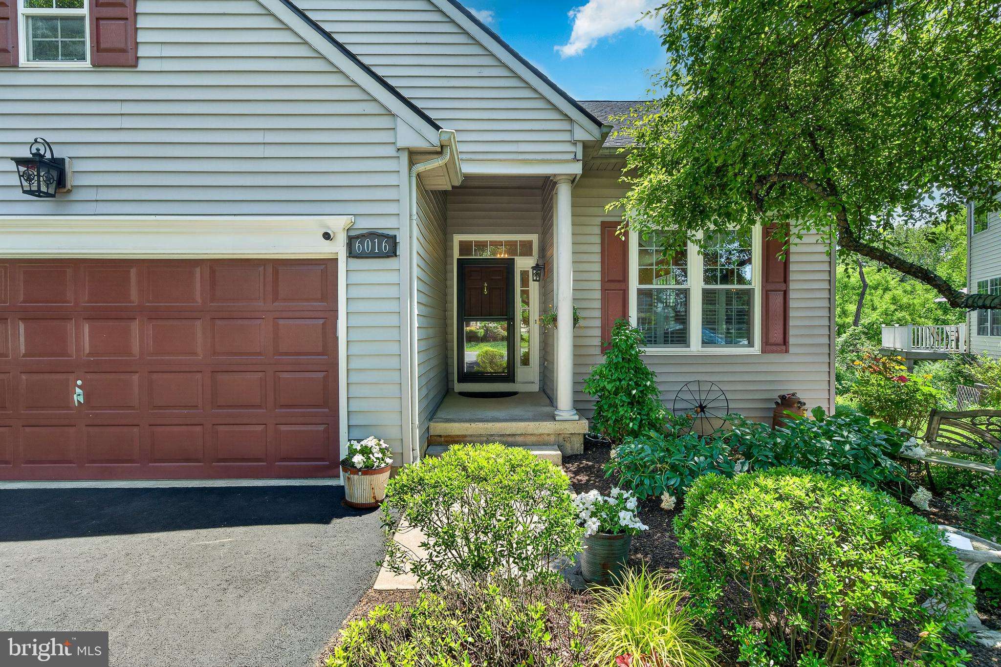 SOMERSET LAKE - Residential