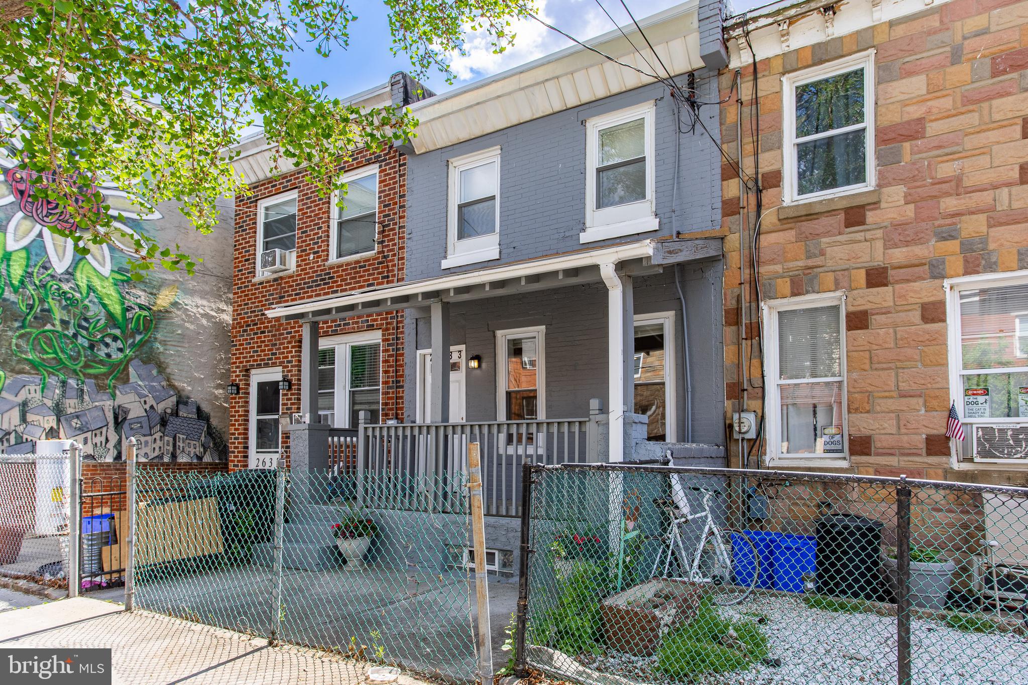 EAST KENSINGTON - Residential