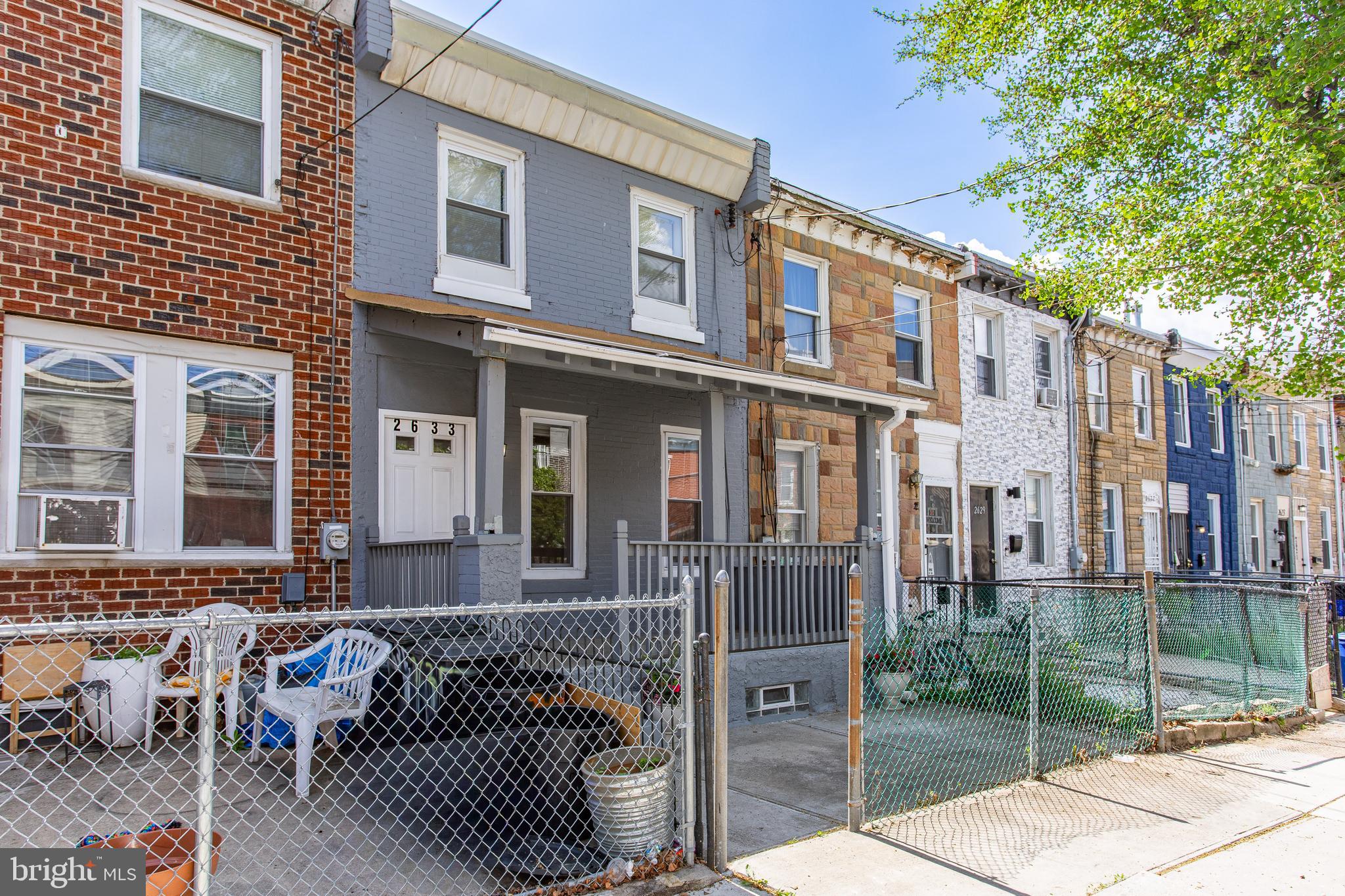 EAST KENSINGTON - Residential
