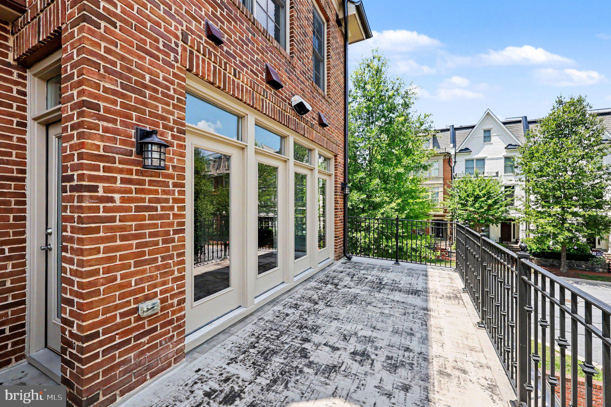 SYMPHONY PARK - Residential