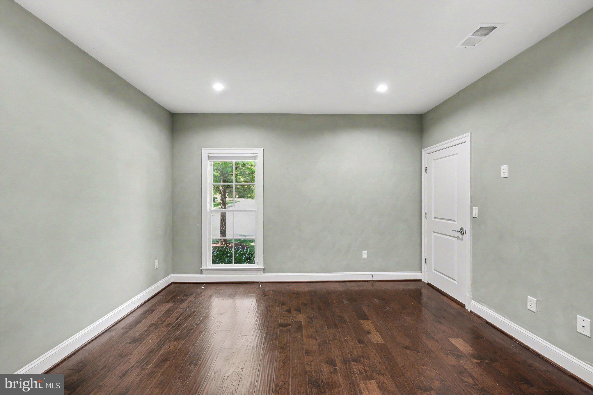 SYMPHONY PARK - Residential