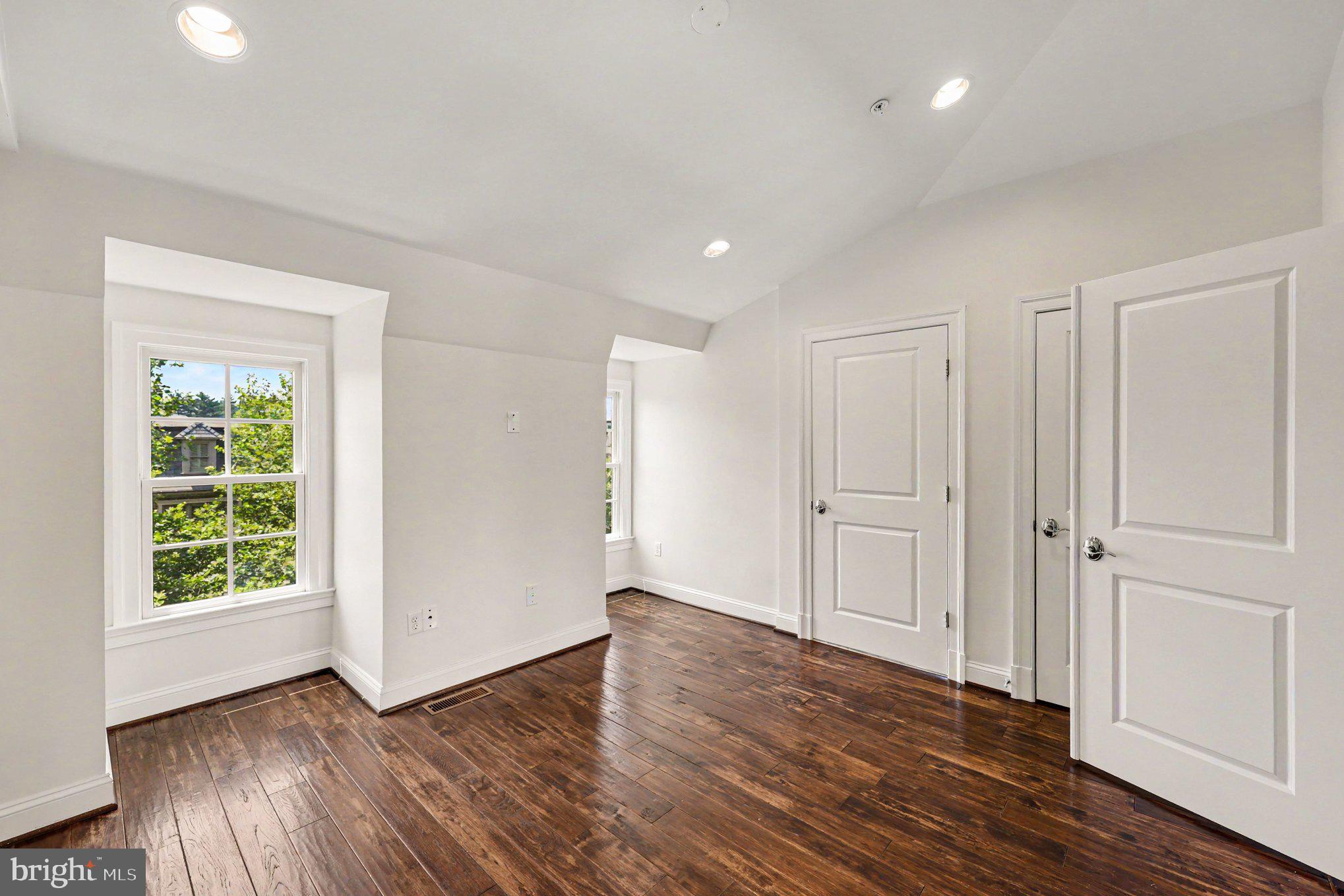 SYMPHONY PARK - Residential