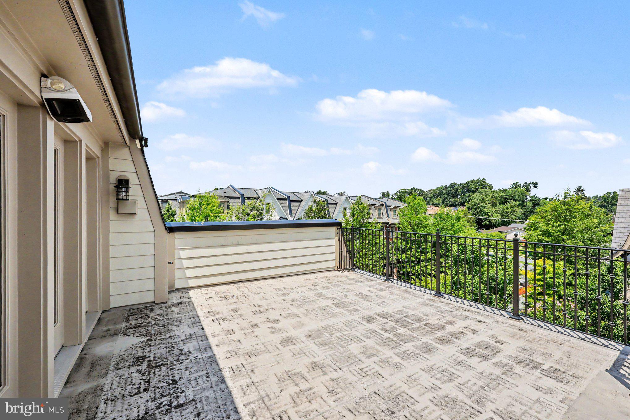 SYMPHONY PARK - Residential