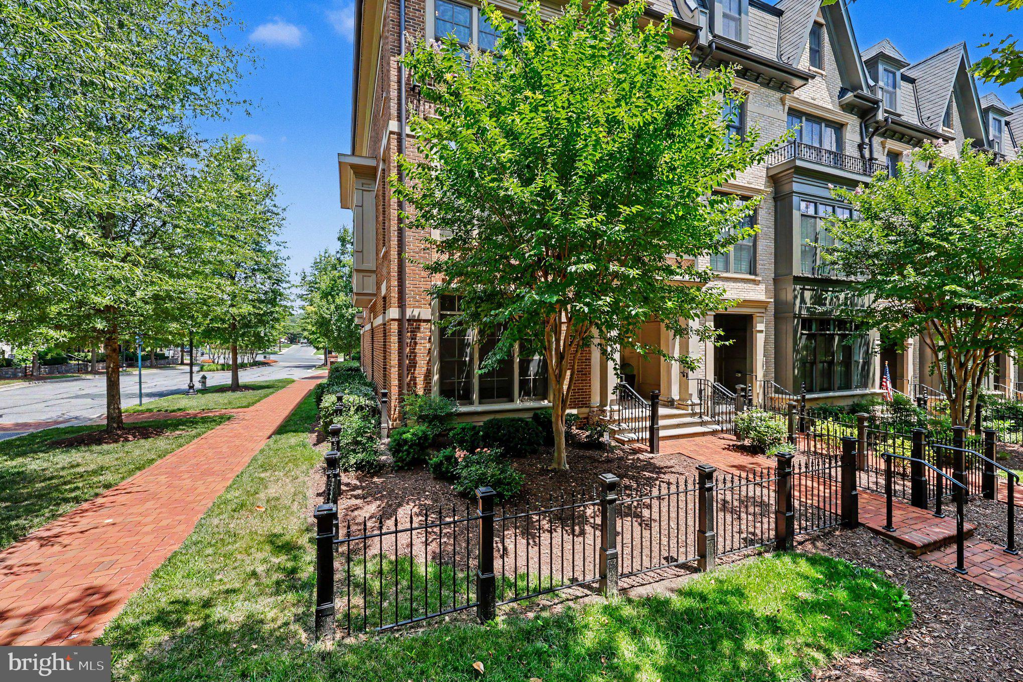 SYMPHONY PARK - Residential