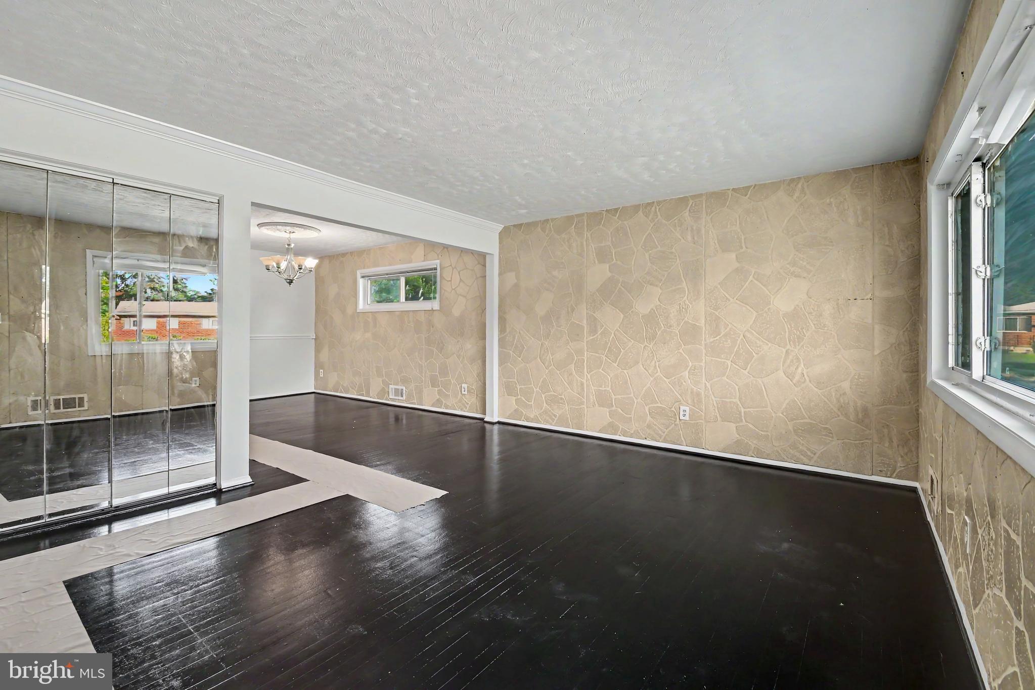 RANDALLSTOWN - Residential