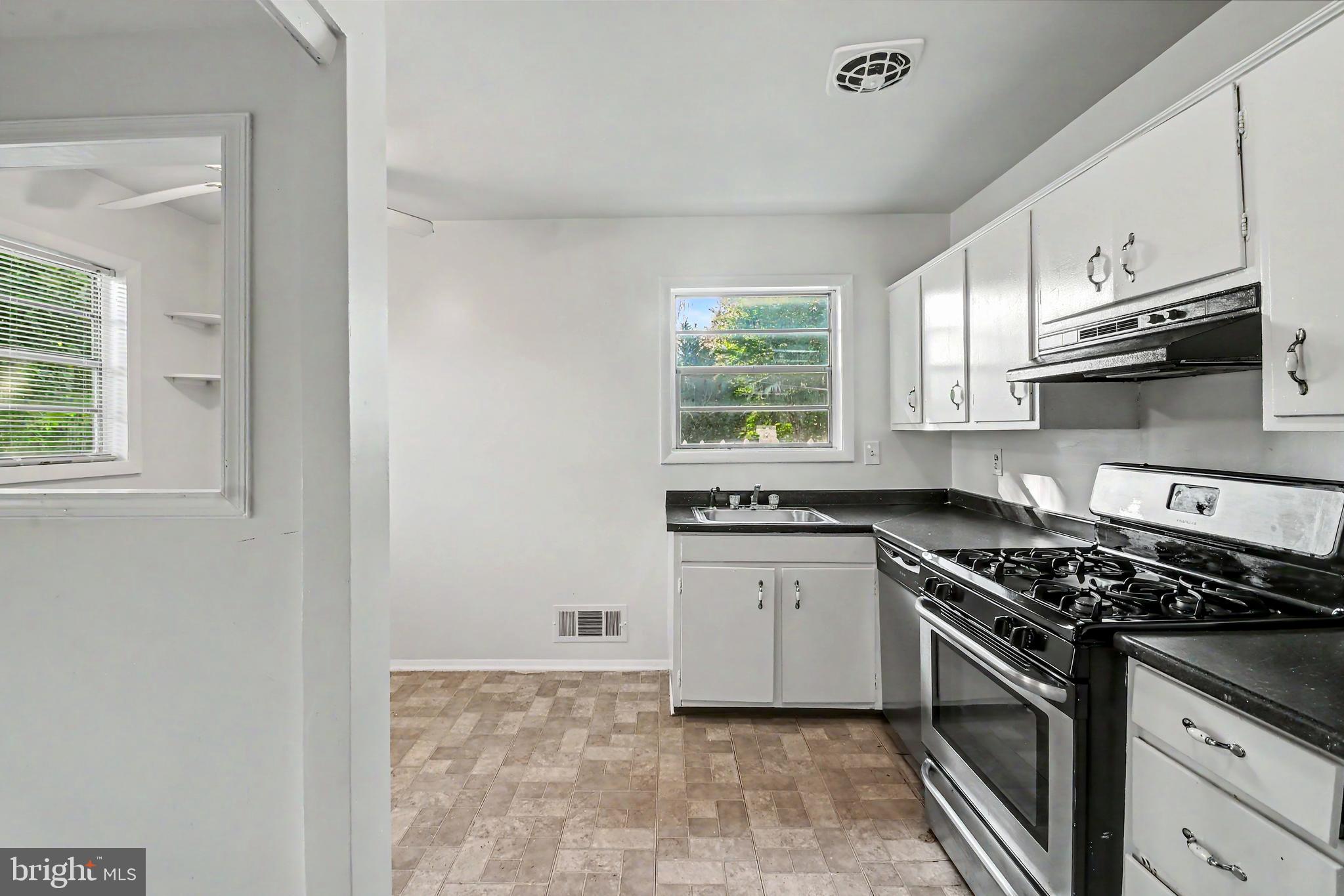 RANDALLSTOWN - Residential
