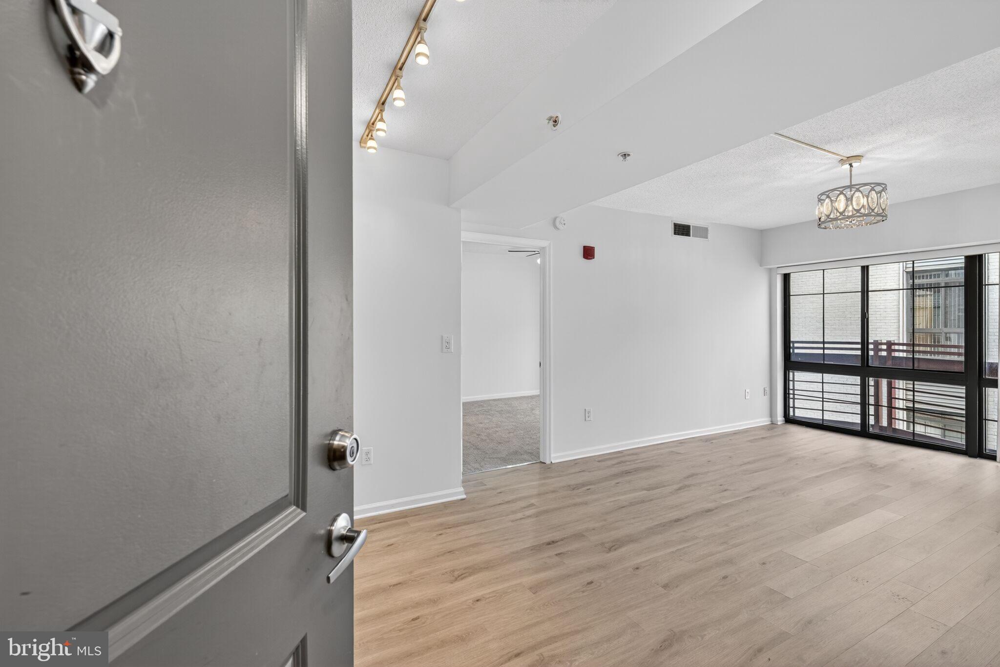SILVER SPRING - Residential