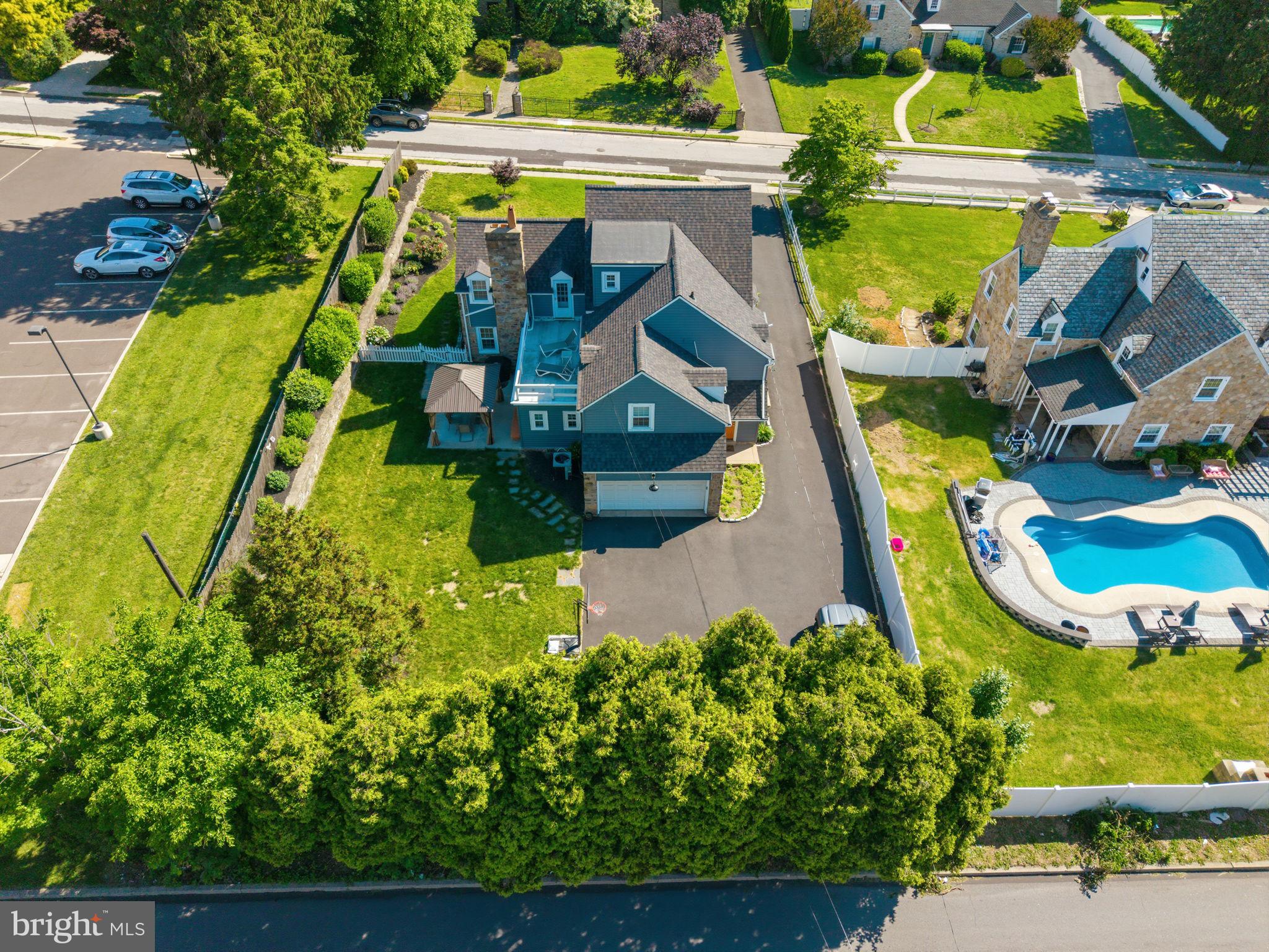 JENKINTOWN MANOR - Residential