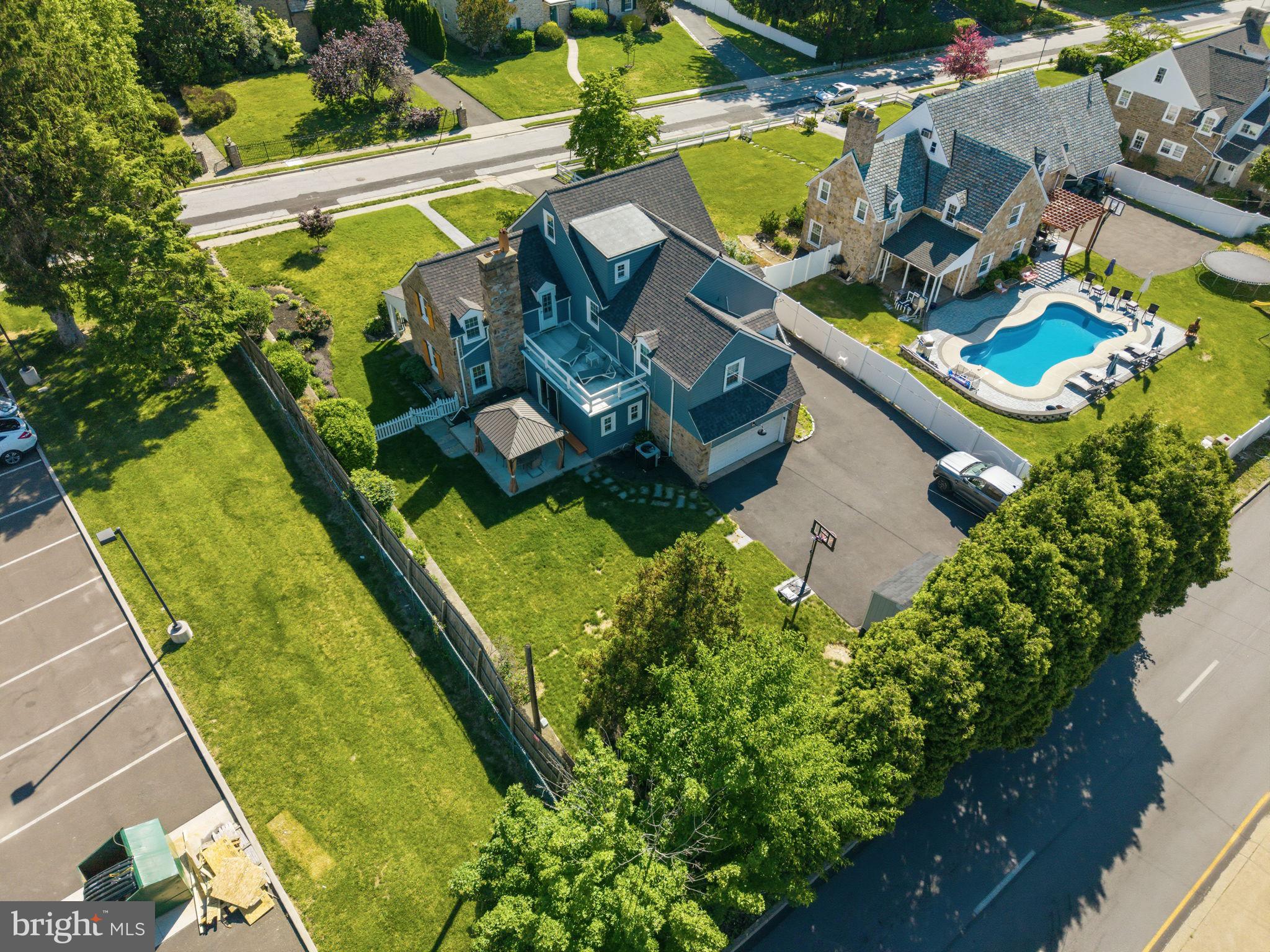 JENKINTOWN MANOR - Residential