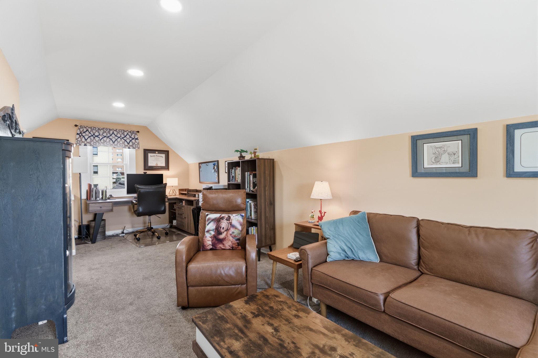 JENKINTOWN MANOR - Residential