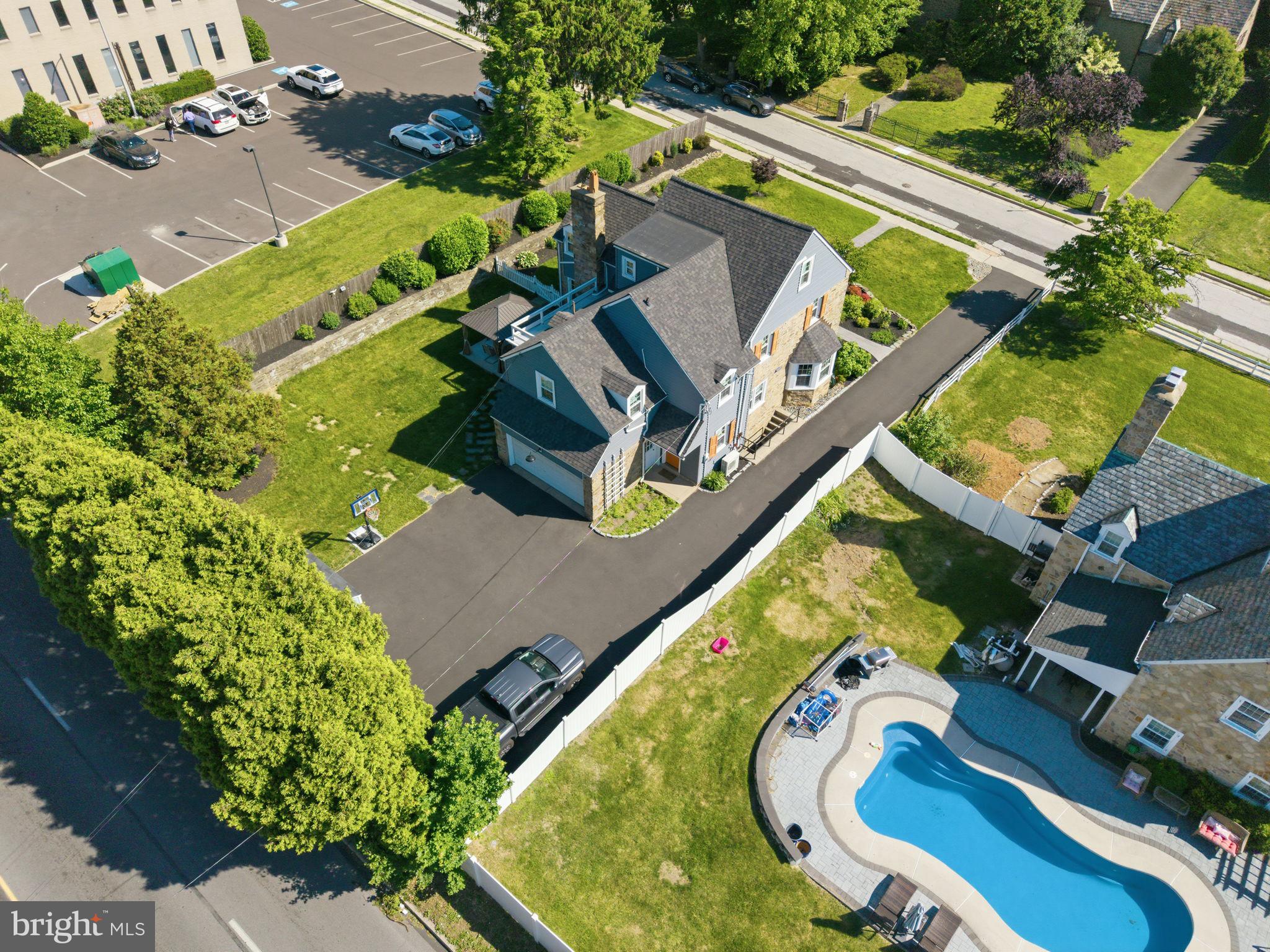 JENKINTOWN MANOR - Residential
