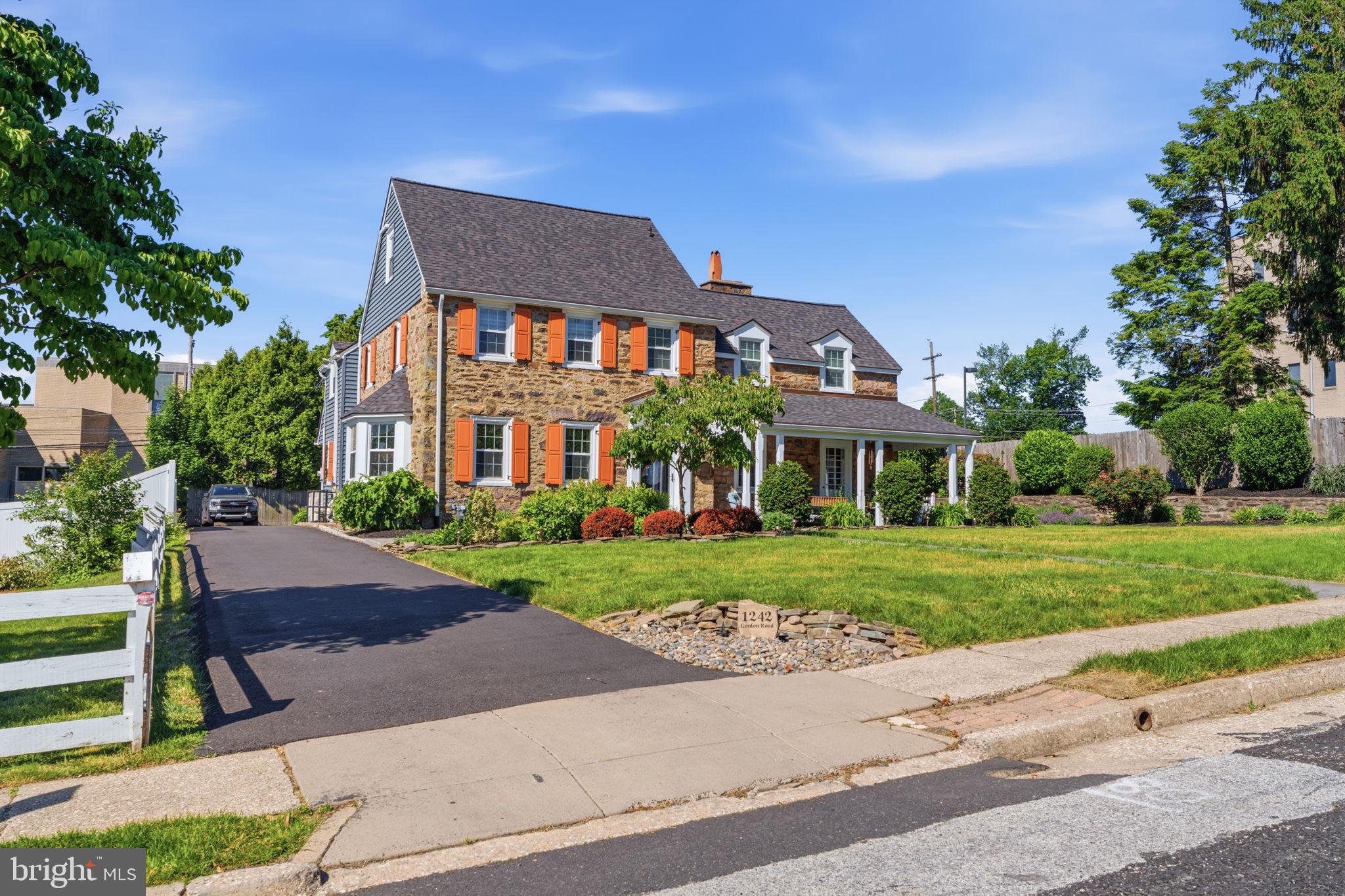 JENKINTOWN MANOR - Residential