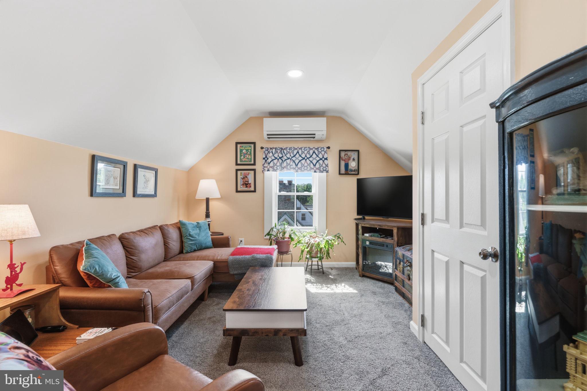 JENKINTOWN MANOR - Residential