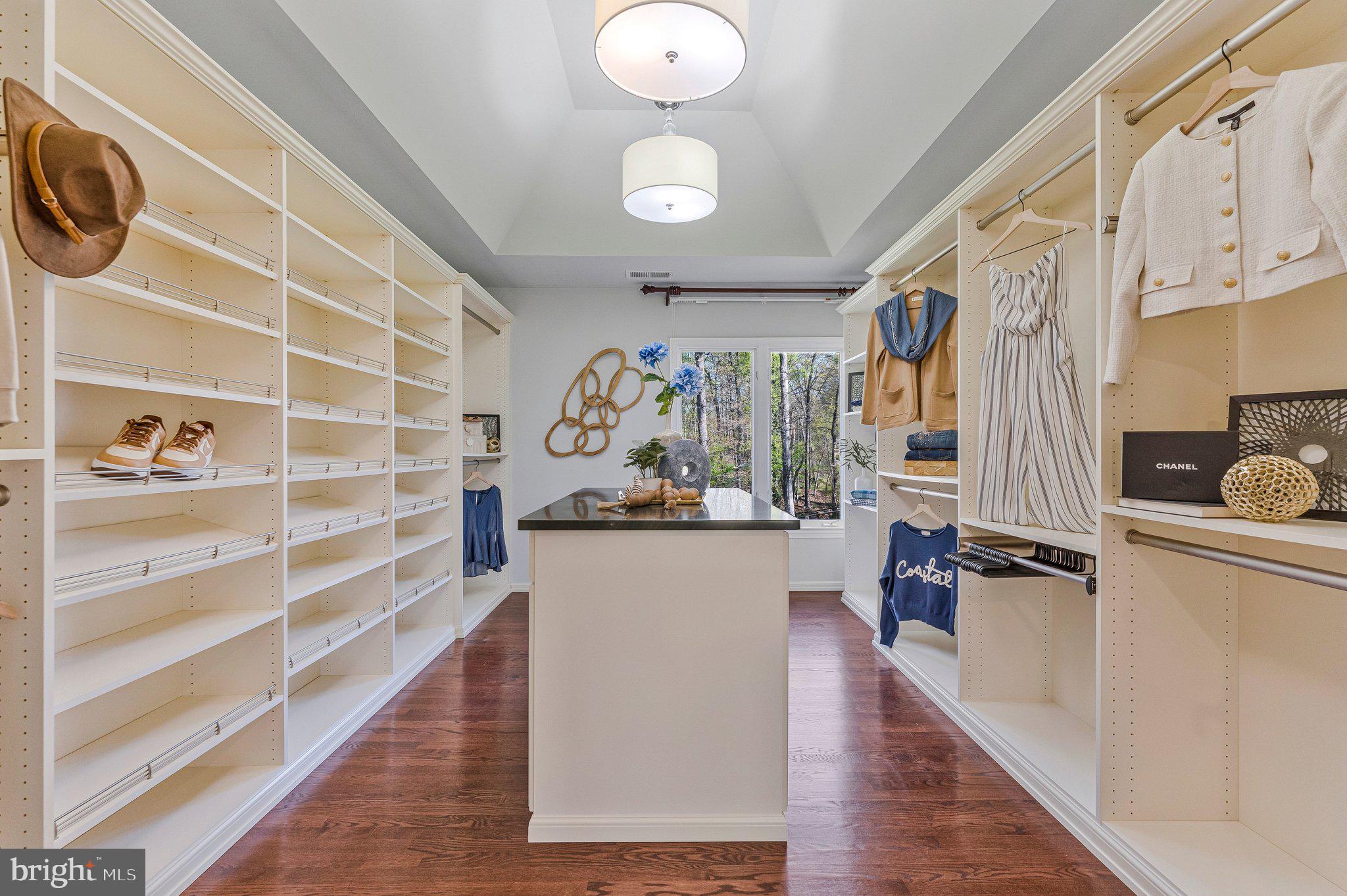 WOODSIDE ESTATES - Residential