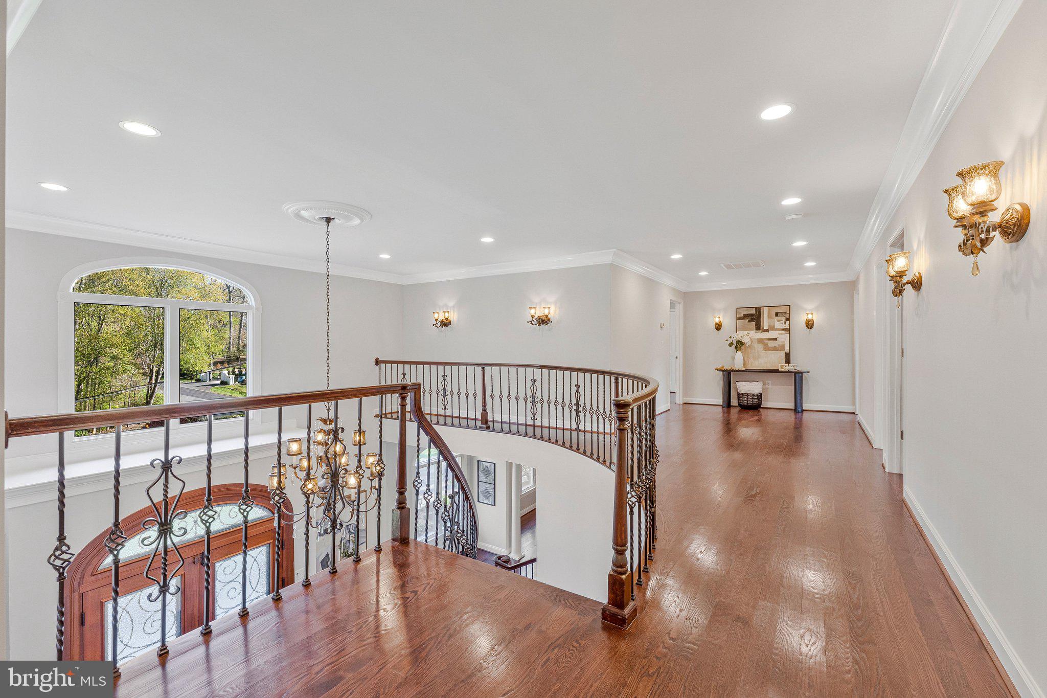 WOODSIDE ESTATES - Residential