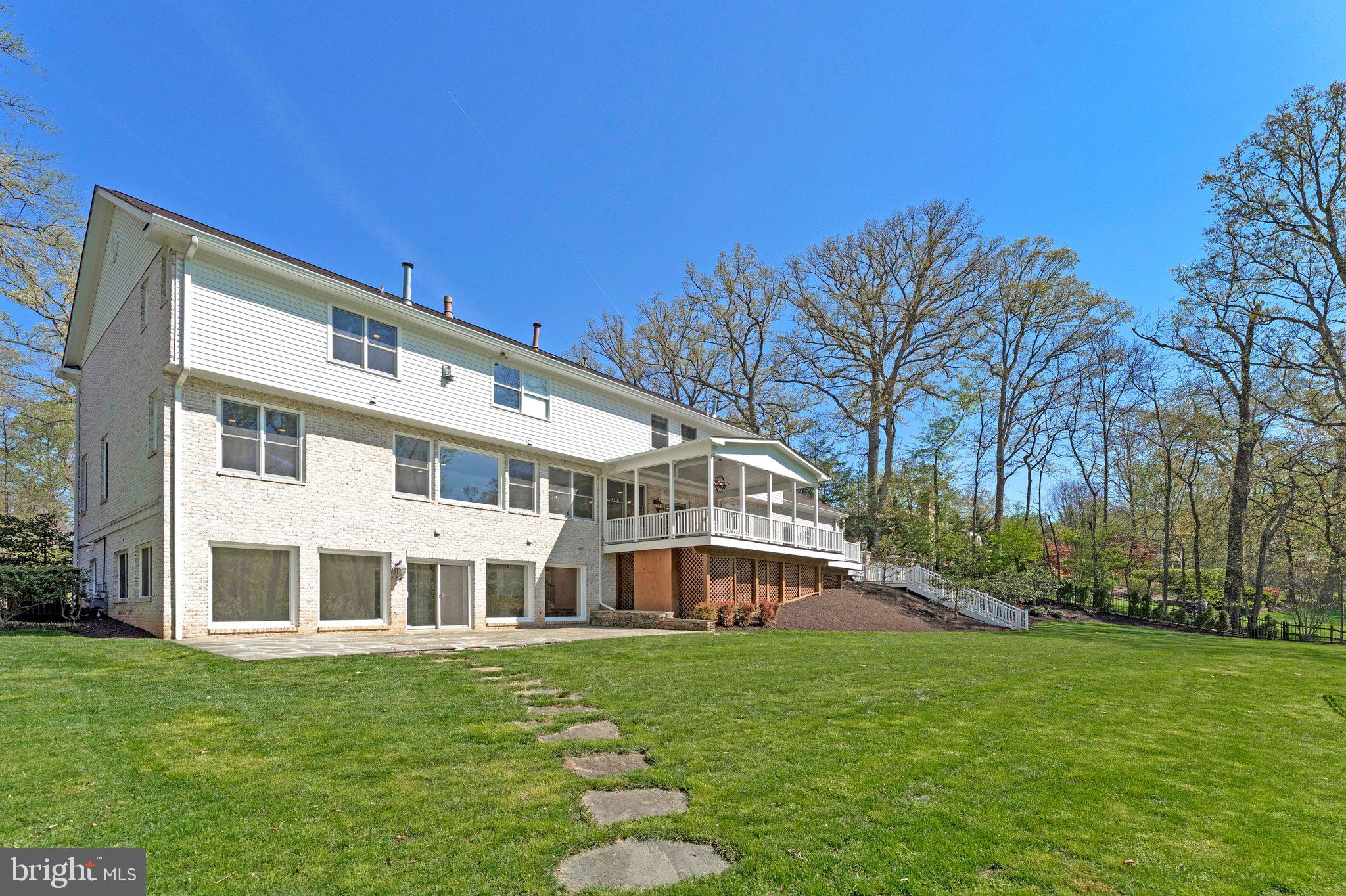 WOODSIDE ESTATES - Residential
