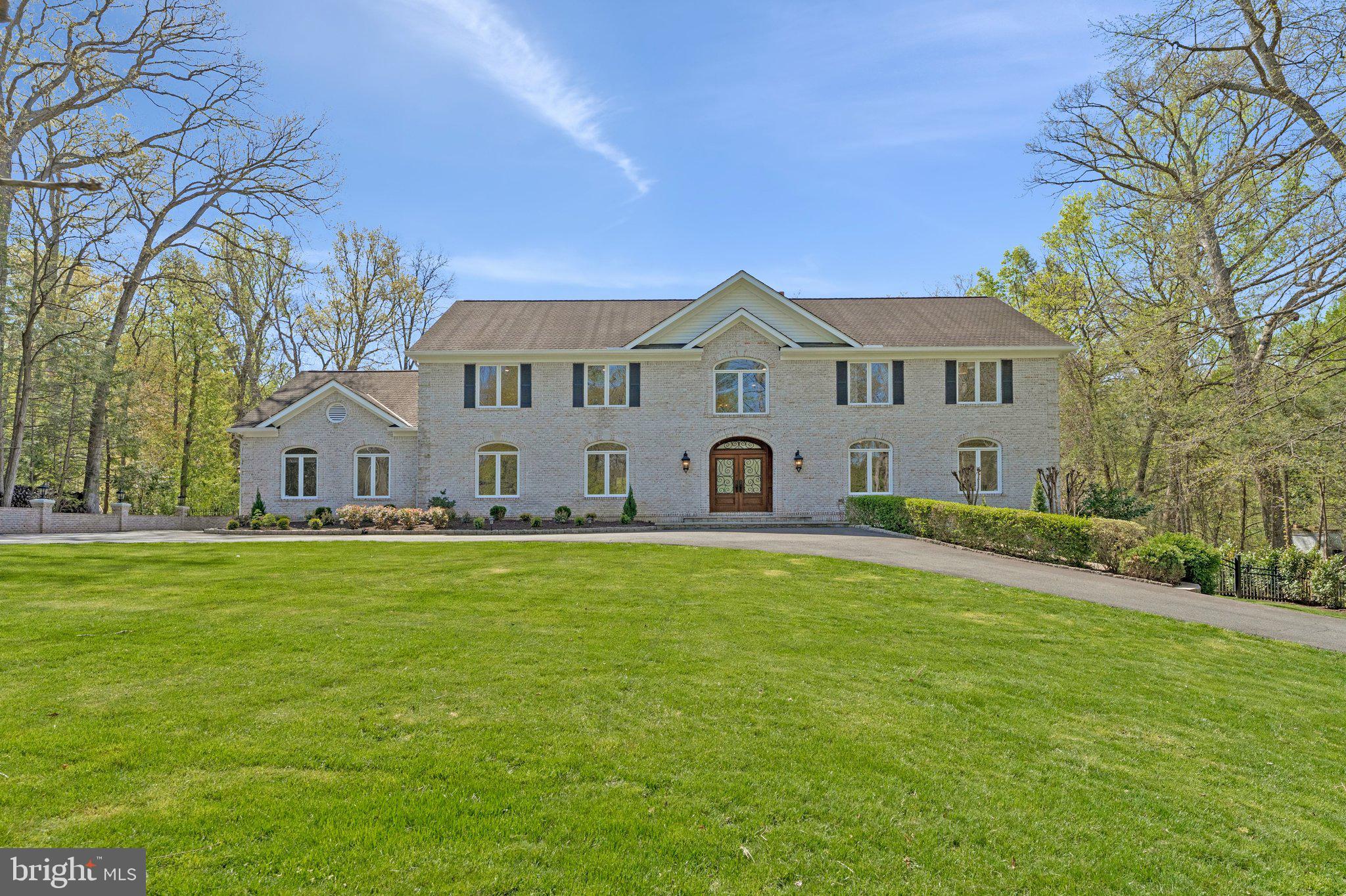 WOODSIDE ESTATES - Residential